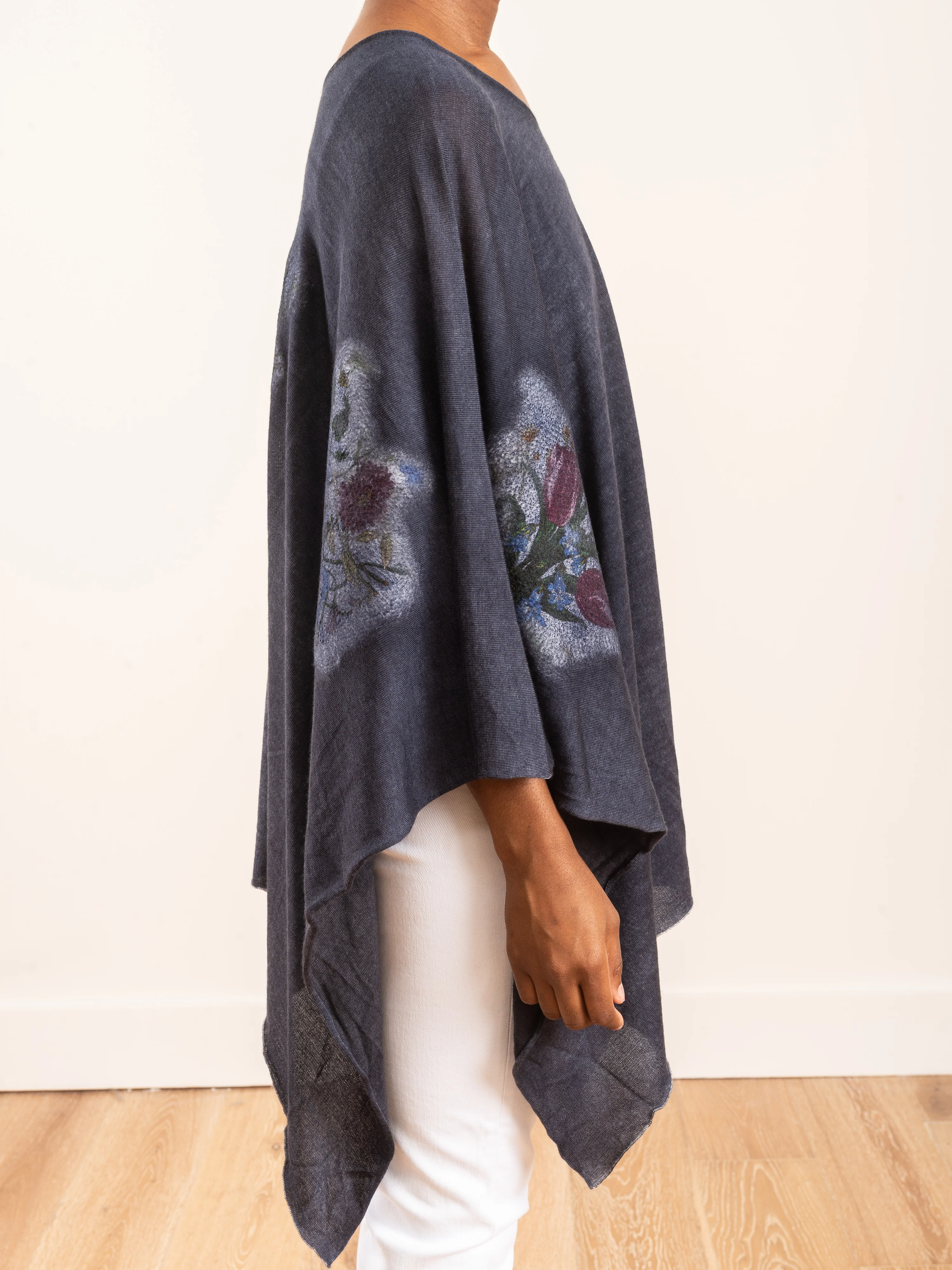boatneck poncho with foulard flower - Image 5
