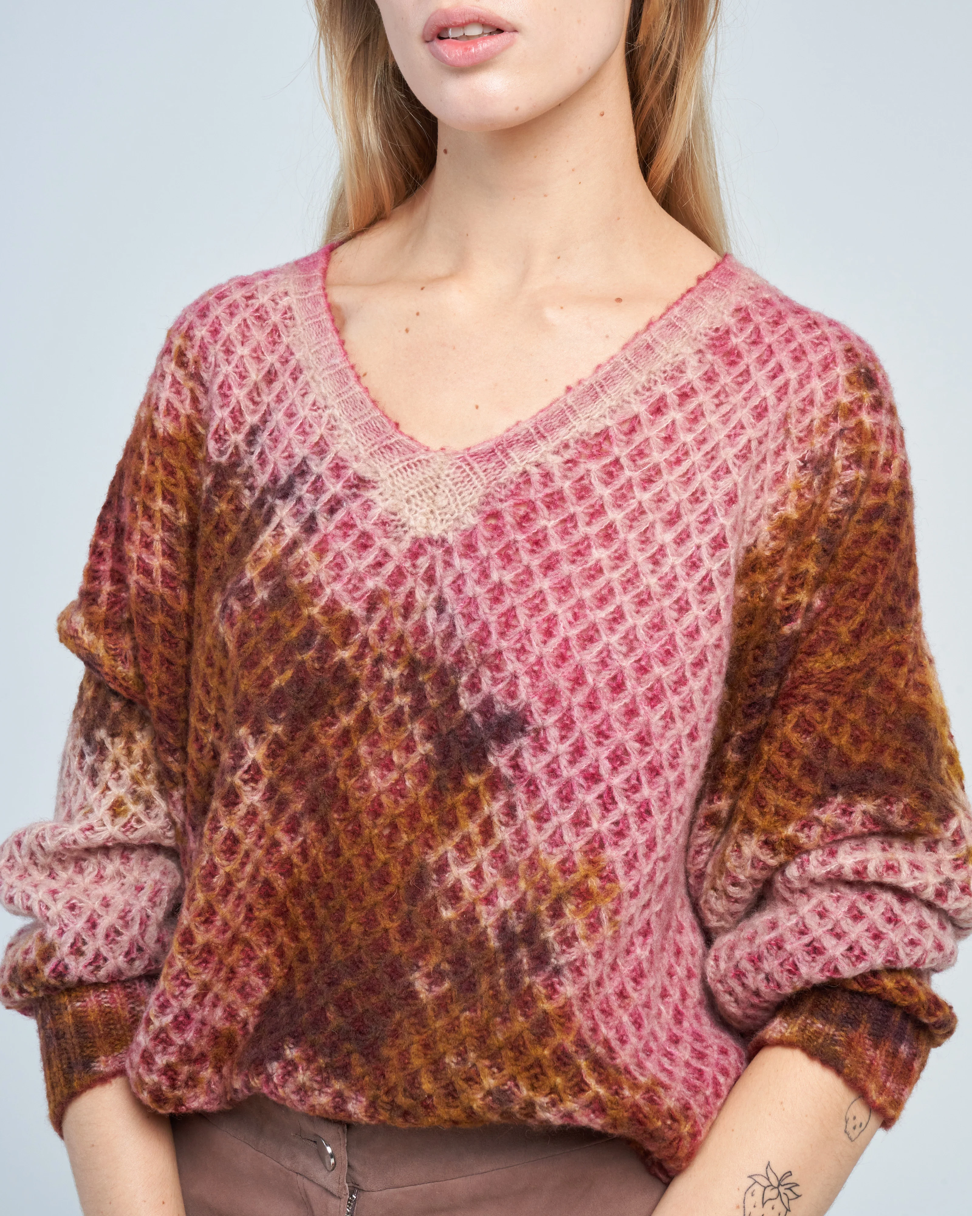 camel macro camouglage hive stitch v neck sweater - Image 5