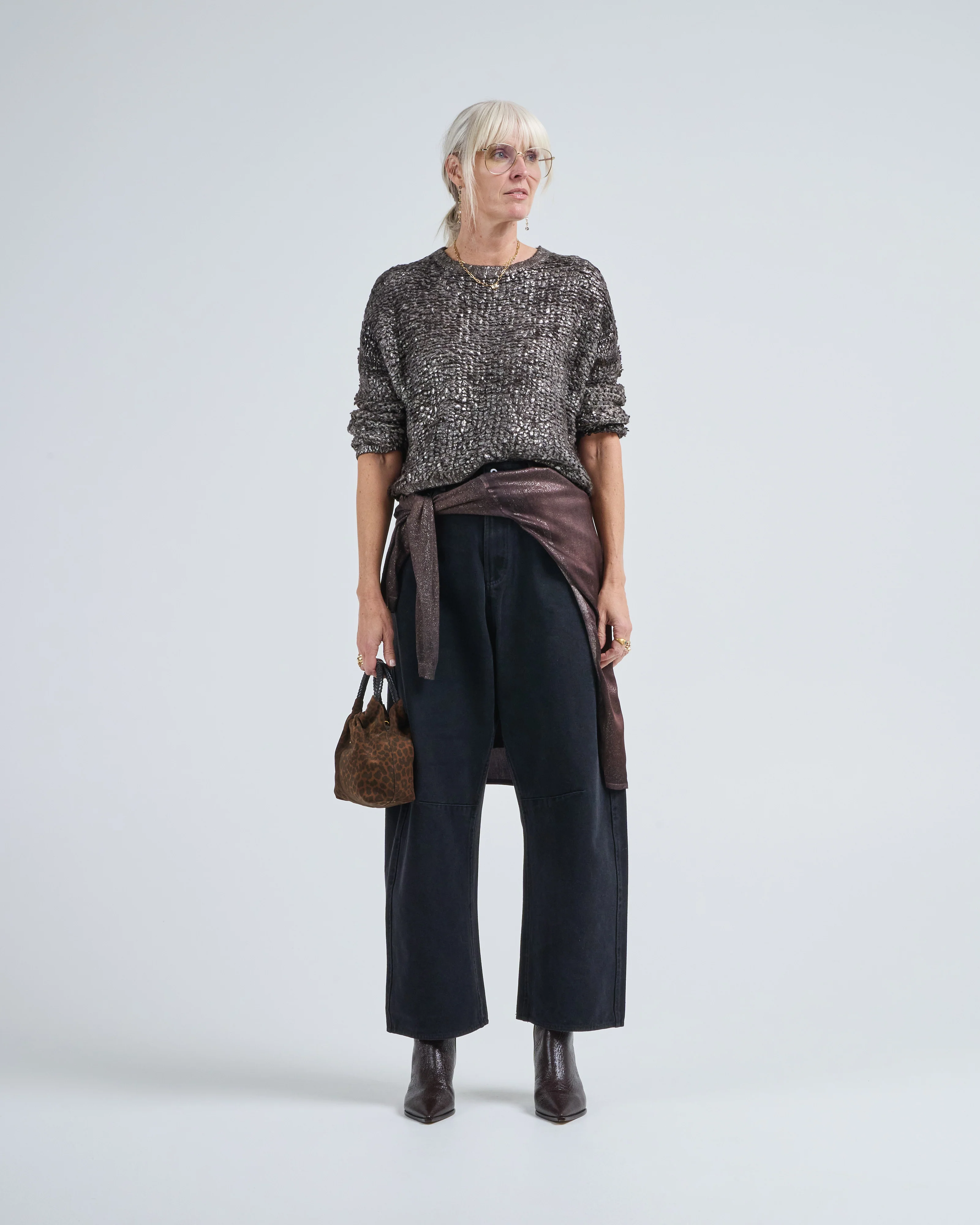 hand painted round neck furry stitch pullover with lamination - Image 2