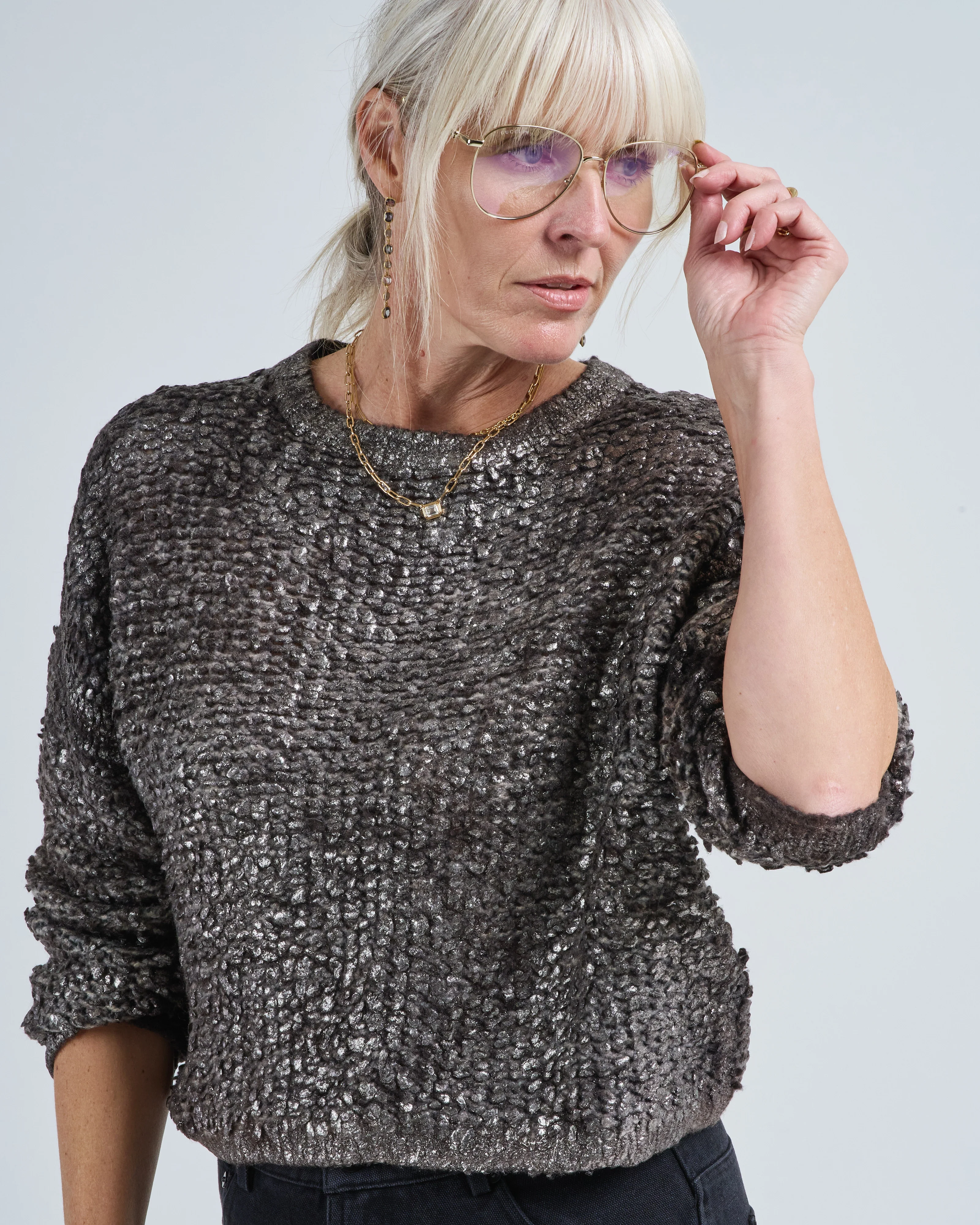 hand painted round neck furry stitch pullover with lamination - Image 5