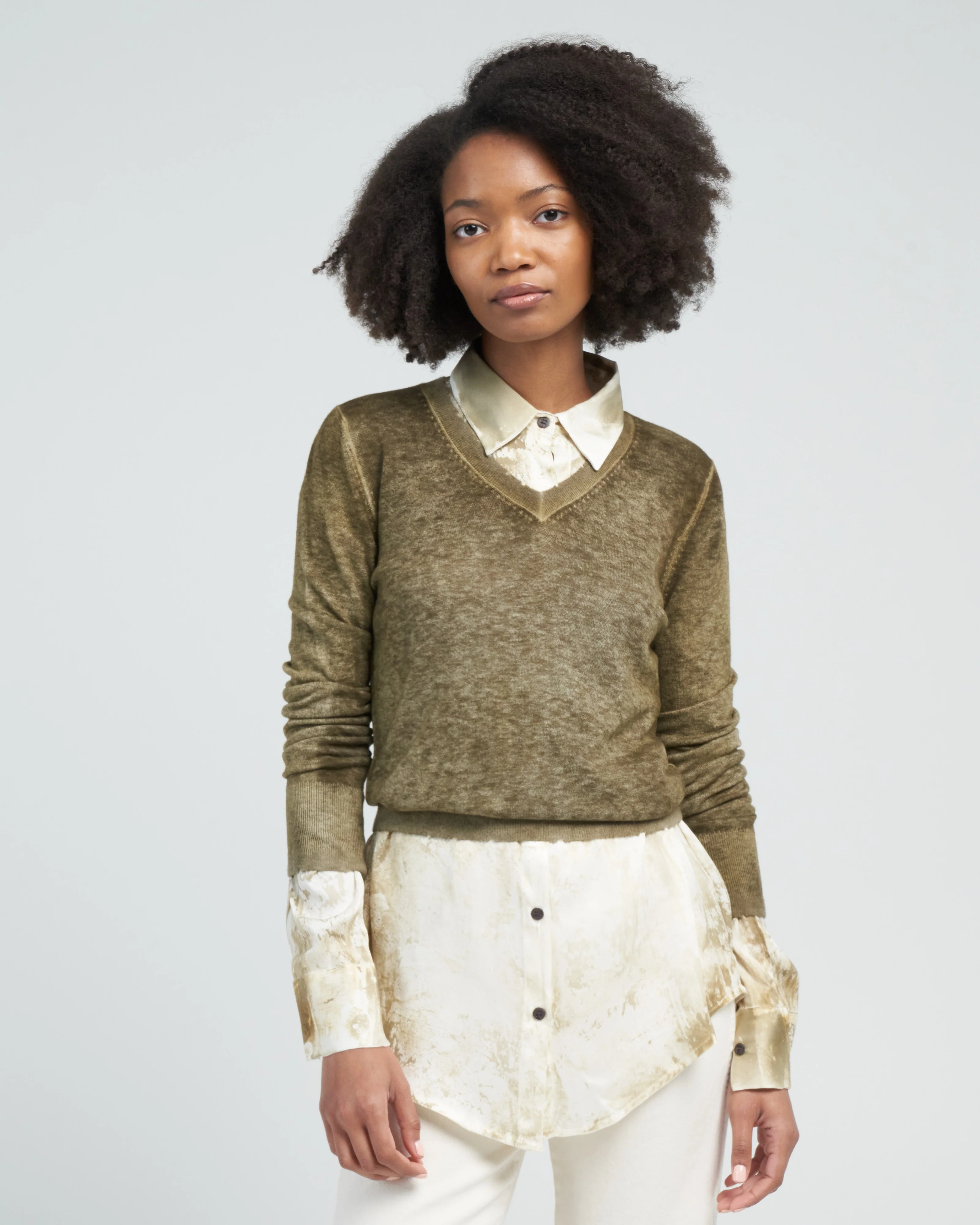 hand painted ultralight cashmere wool v neck pullover - dark kaki - Image 3