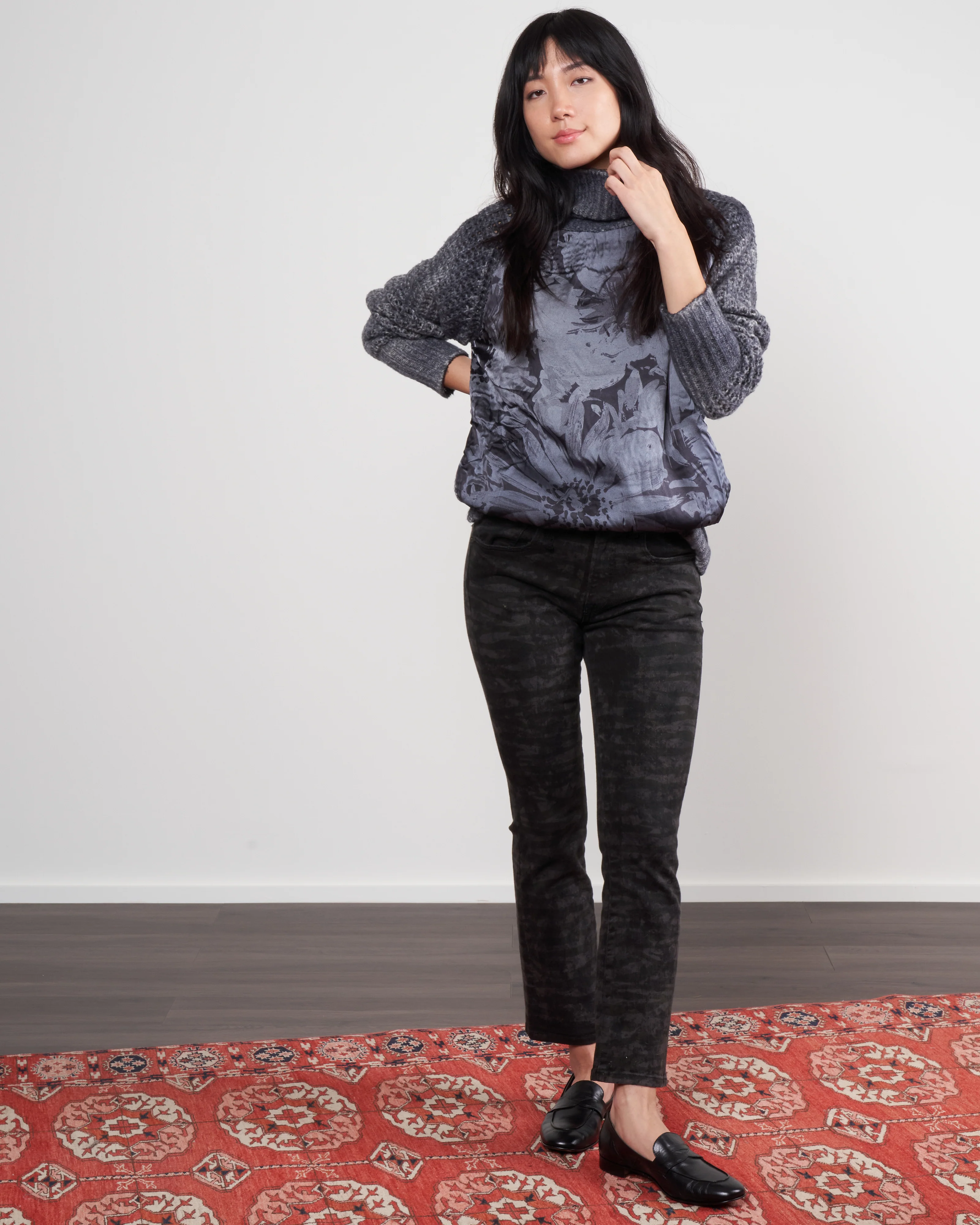 high neck pullover with front sunflowers silk - navy - Image 2
