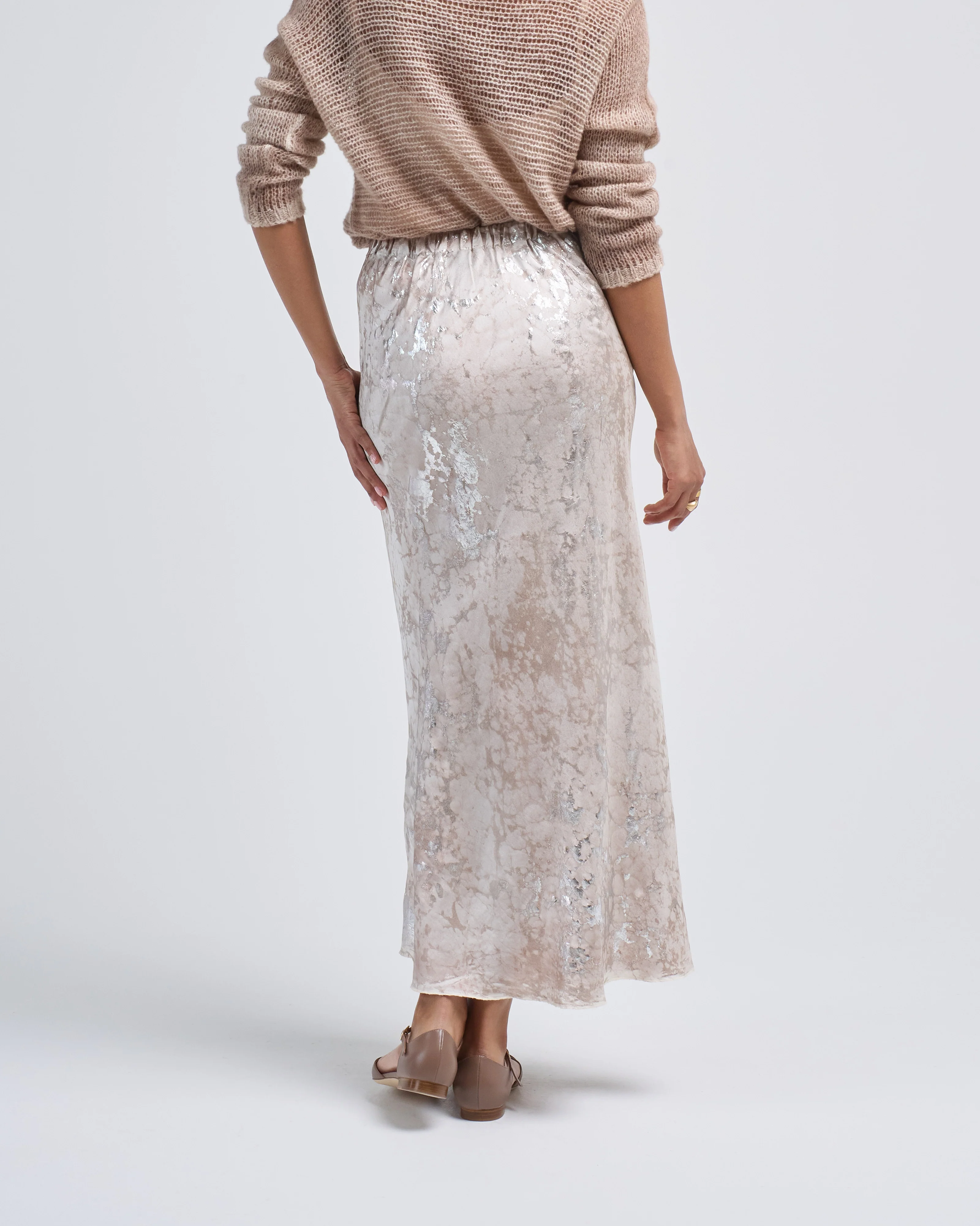 marble lamination effect stretch silk long skirt - Image 5