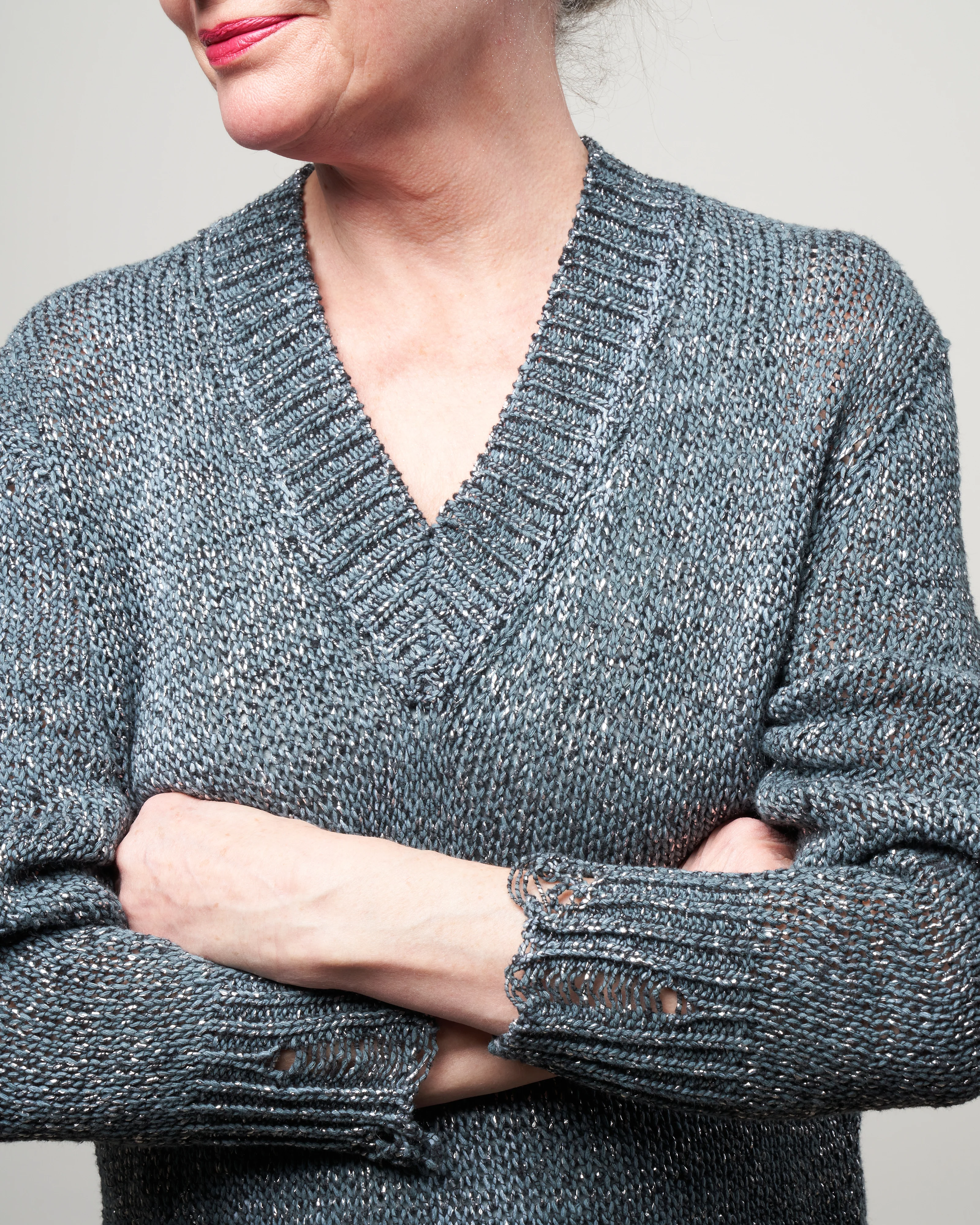 metallic moulino cotton v-neck pullover - rio - Image 4