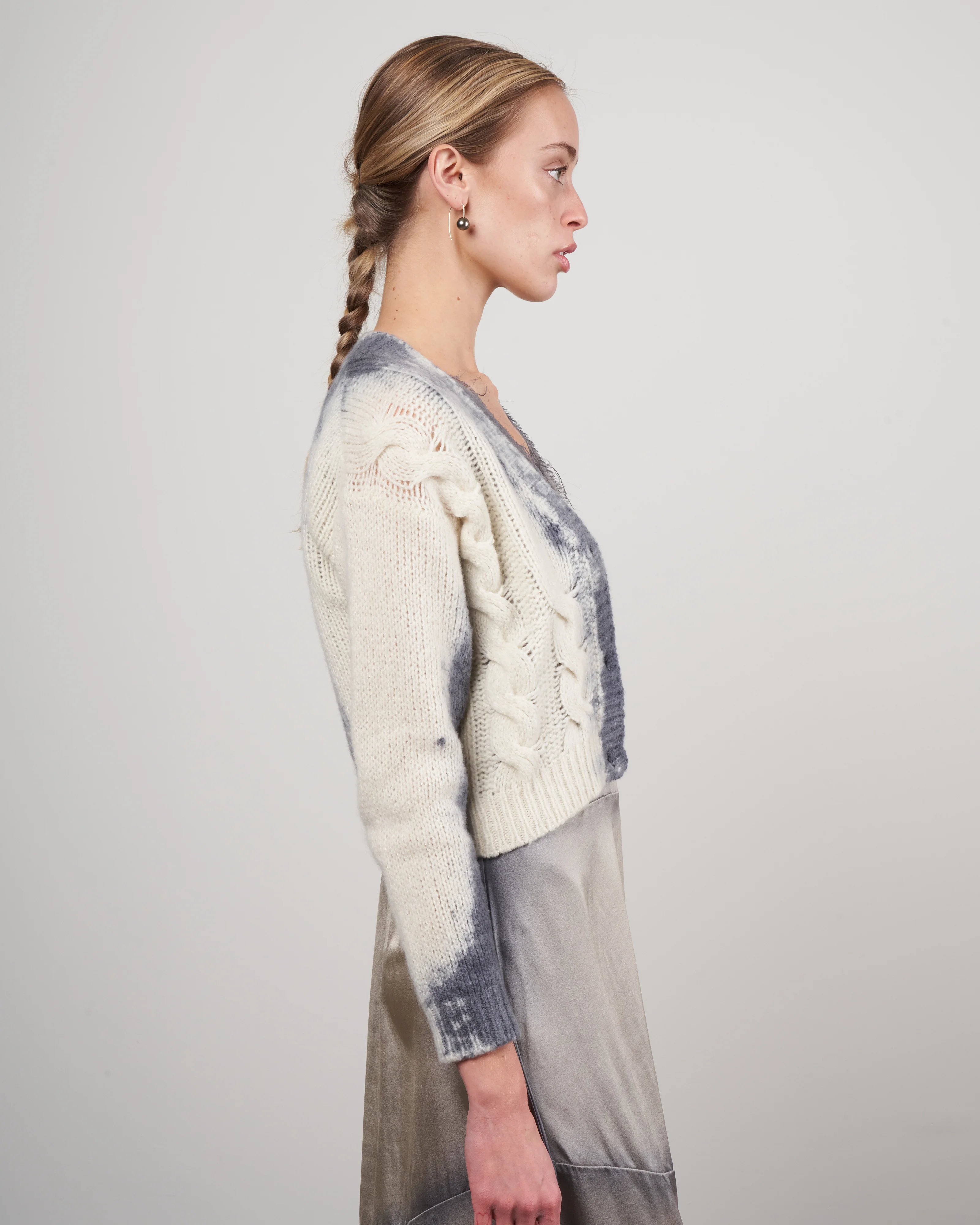 one color stain v neck cardigan with braids - ghiaccio - Image 3