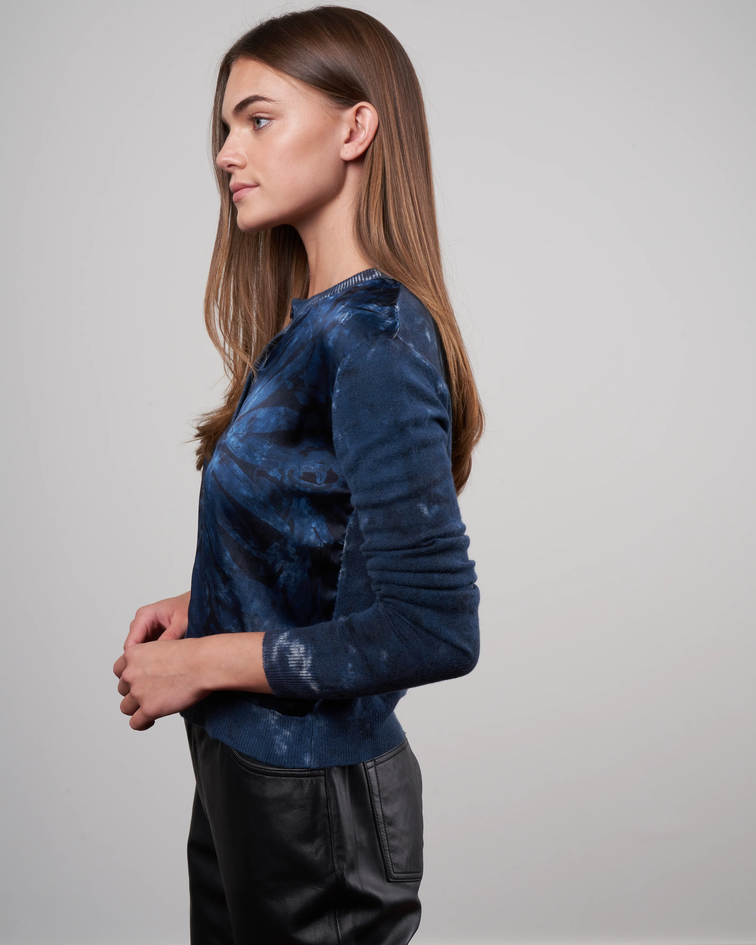 round neck cardigan with sunflowers silk in front and new camouflage effect in the back - deep v00953 - Image 3