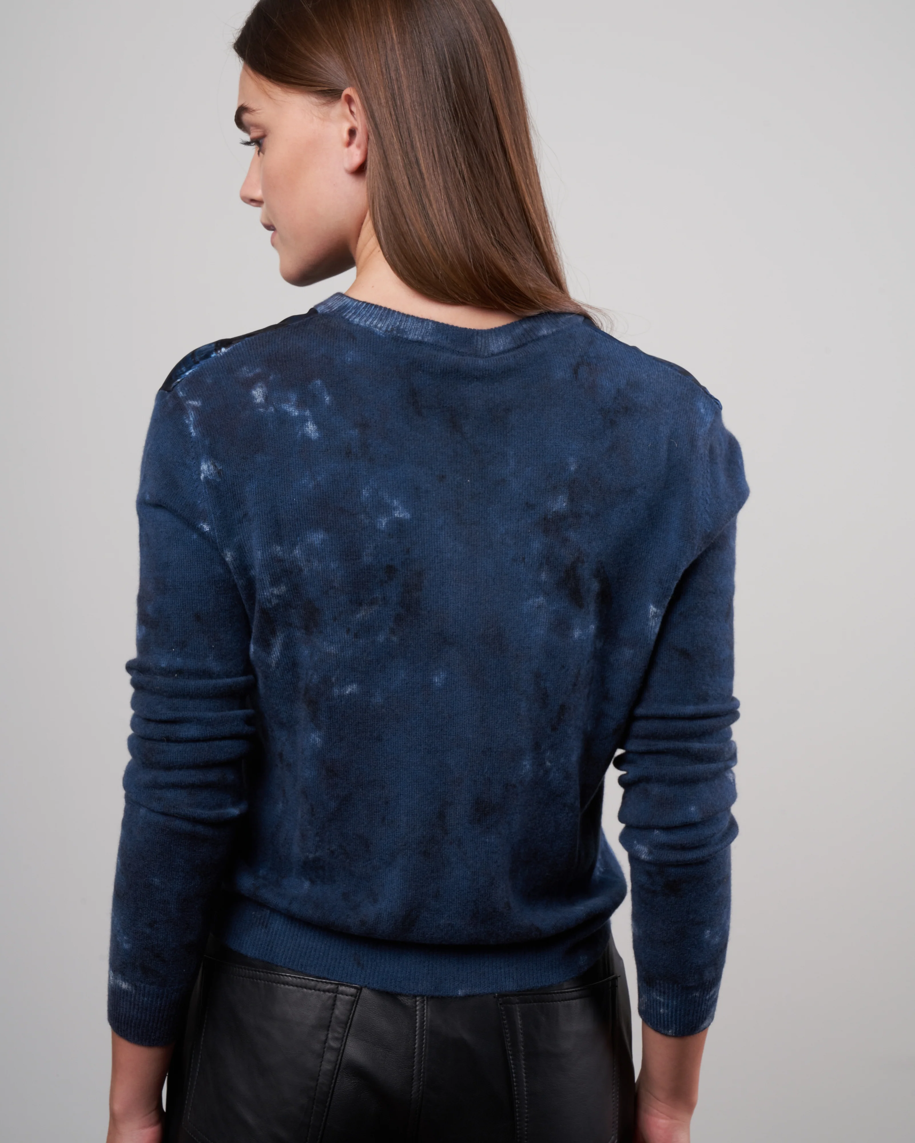 round neck cardigan with sunflowers silk in front and new camouflage effect in the back - deep v00953 - Image 4