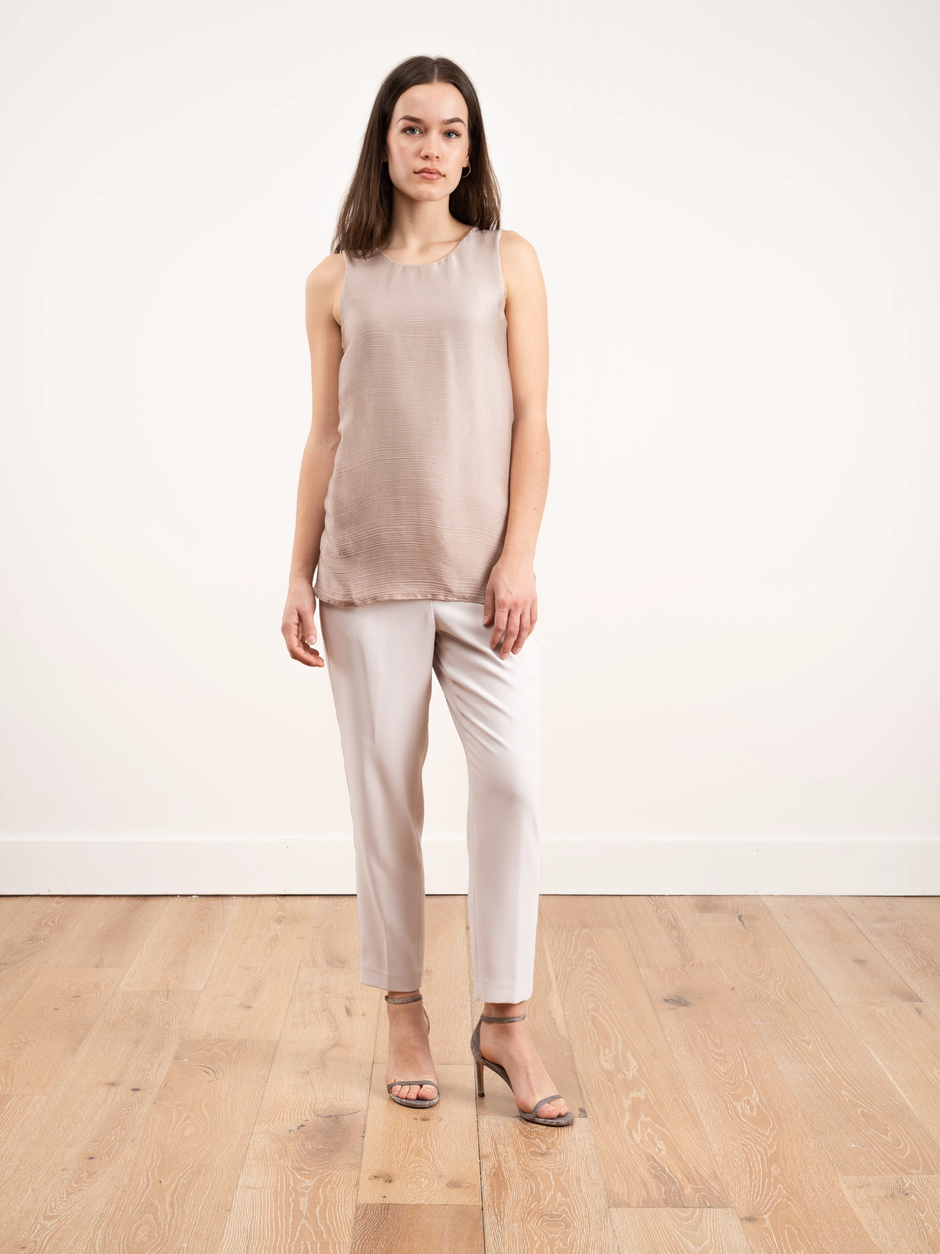 round neck tank