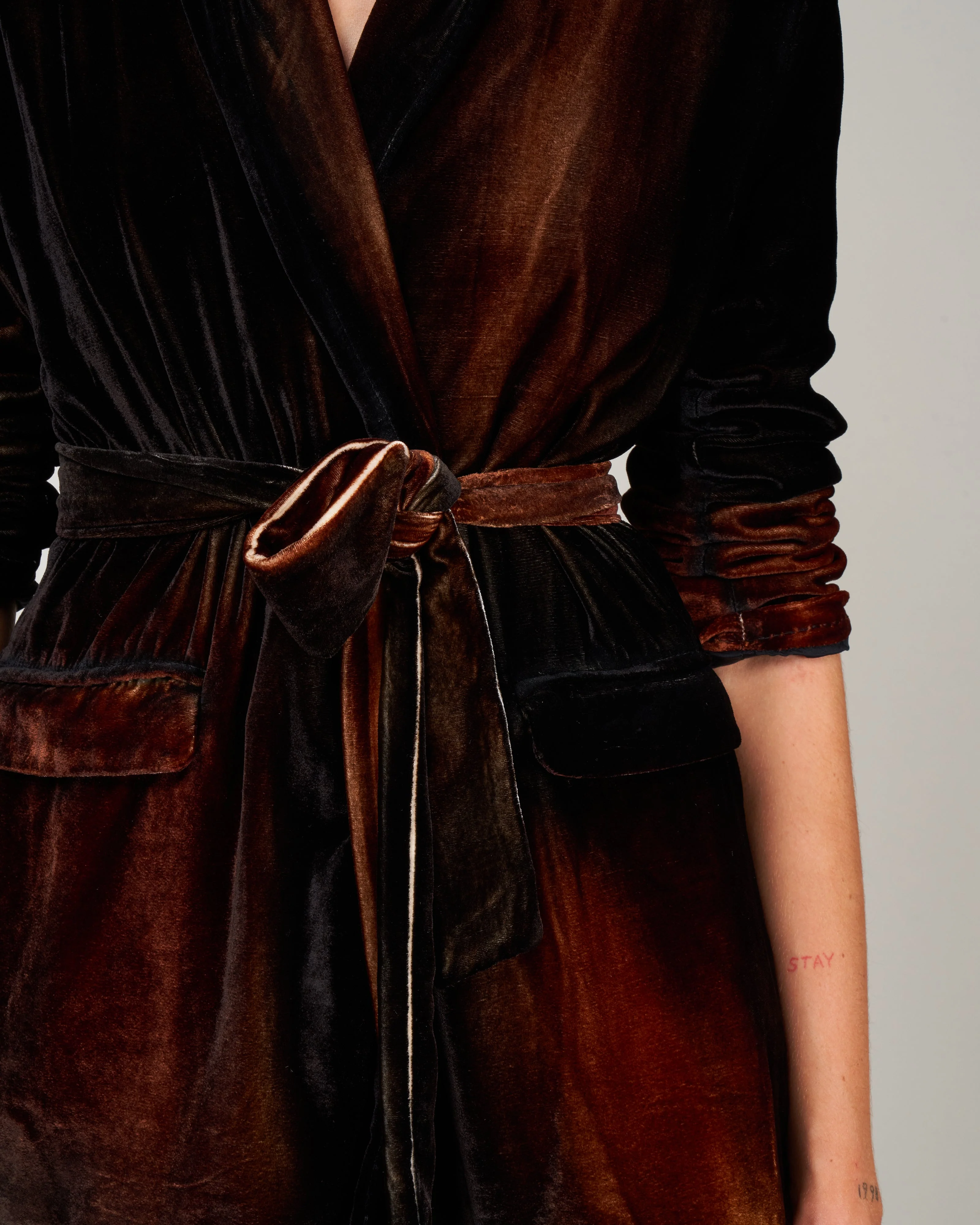 stretch velvet jacket with shadows and belt - cioccolato - Image 5