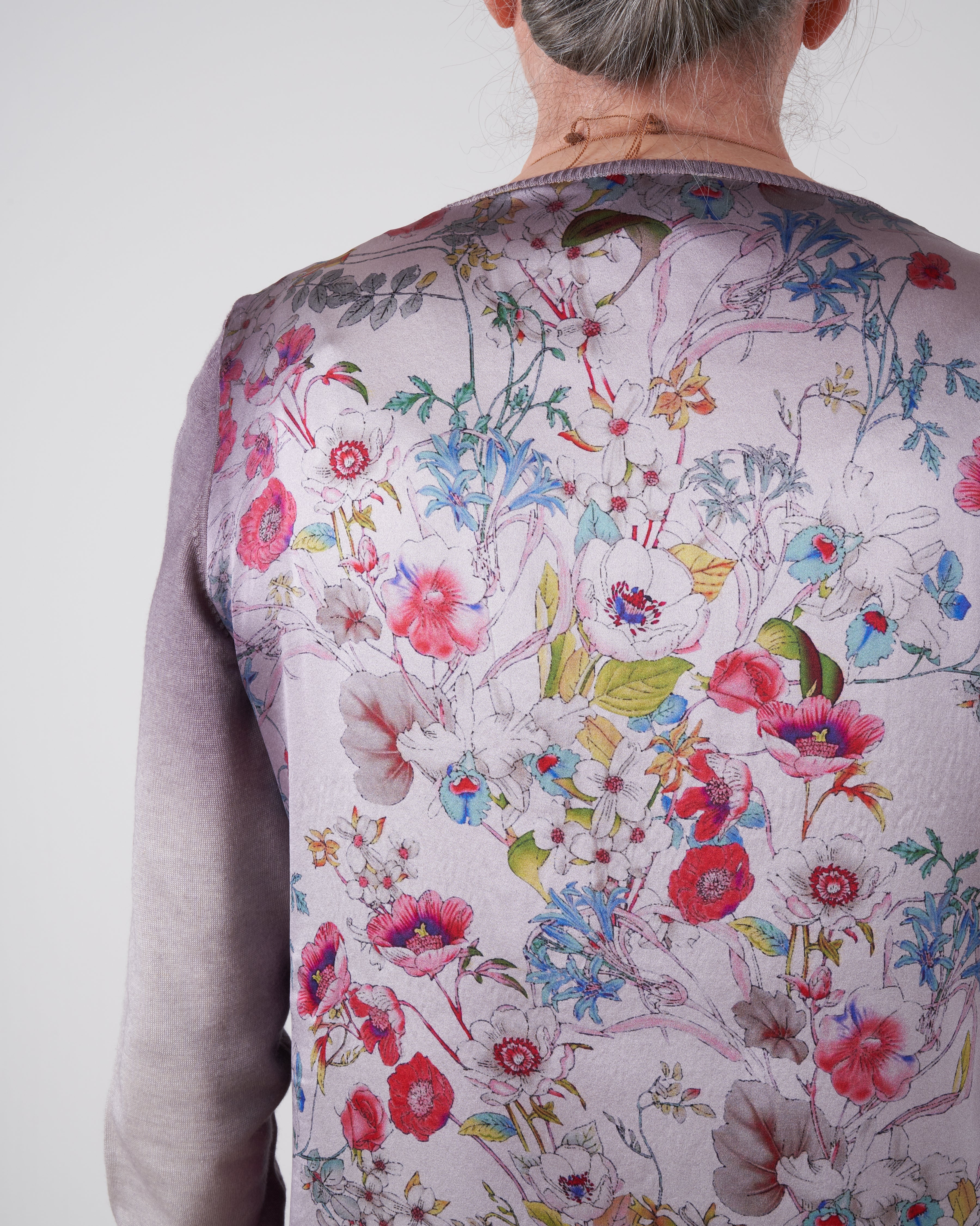 v neck pullover flower printed silk back - gallnut - Image 4