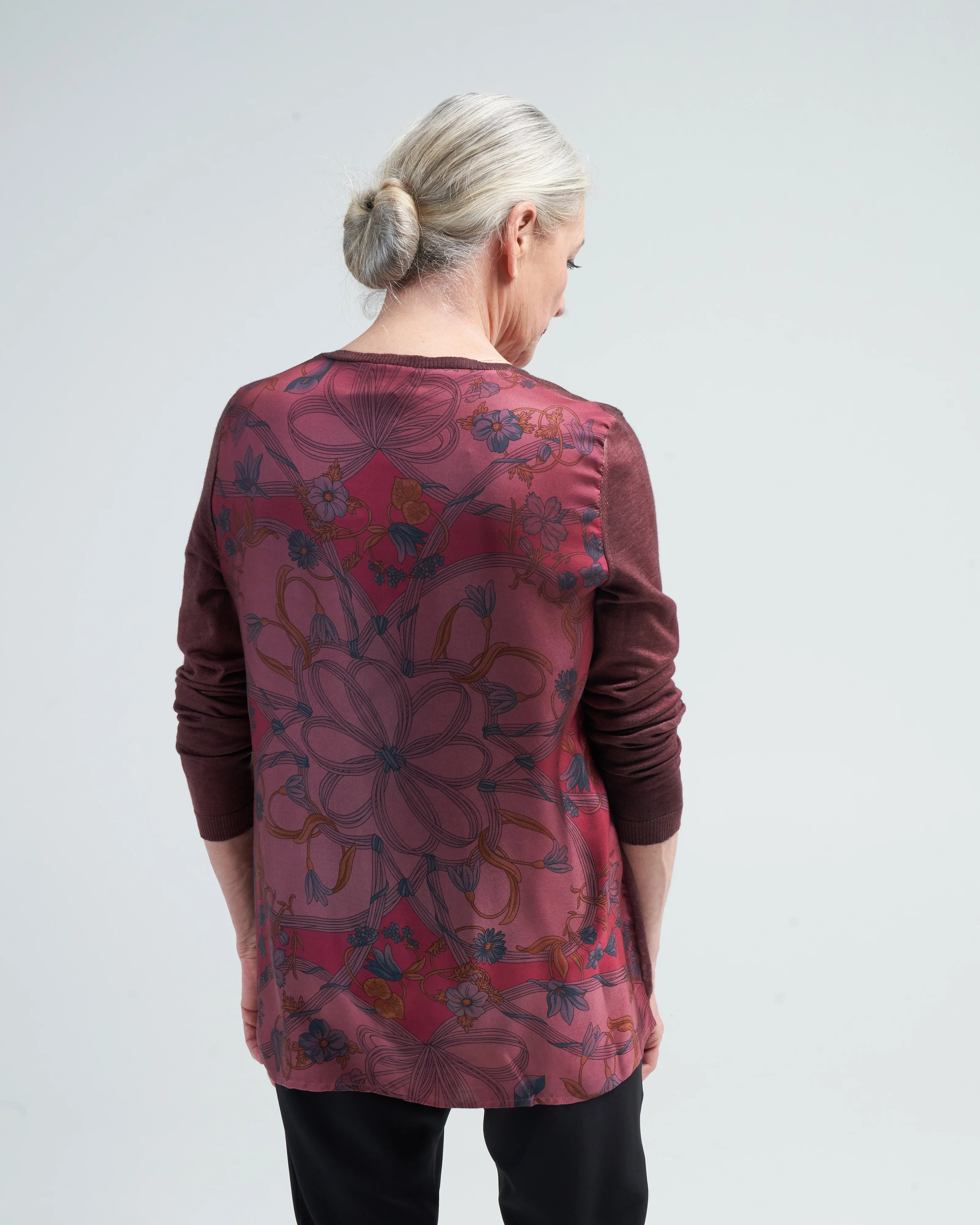 v neck pullover with vintage one of a kind foulard on back - n/henne - Image 3