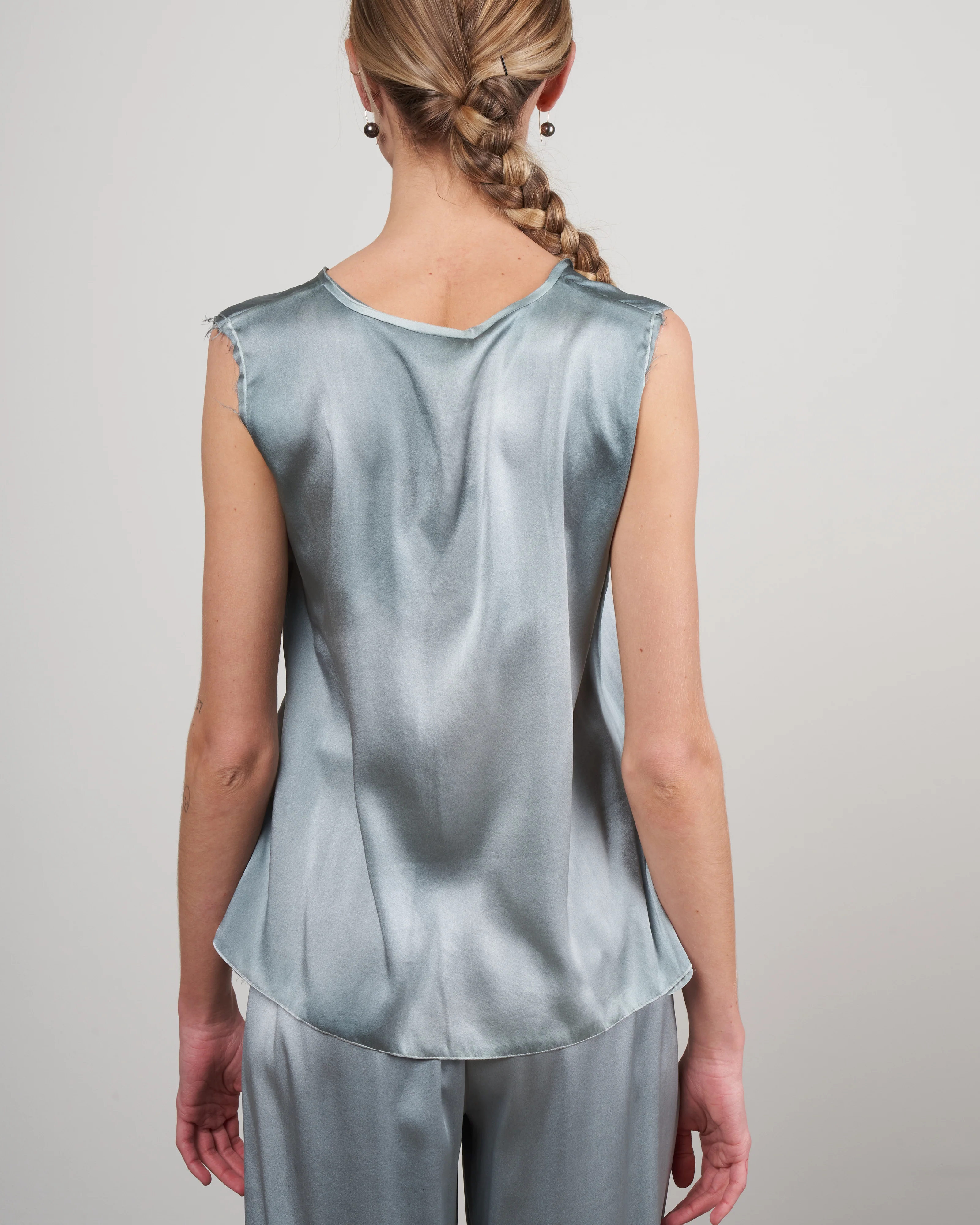 v neck top in silk - rio - Image 4