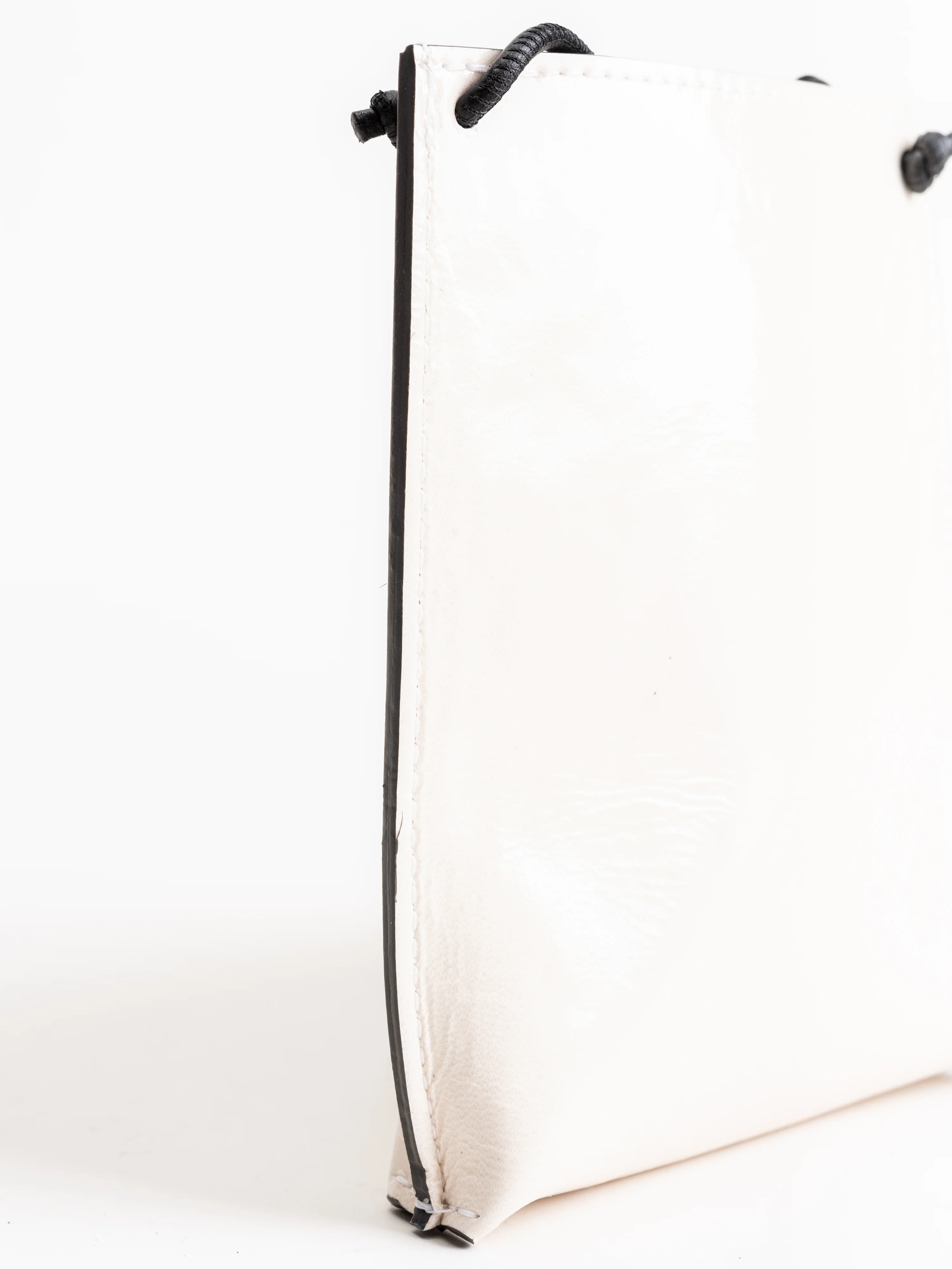 cell pouch - cream patent - Image 3