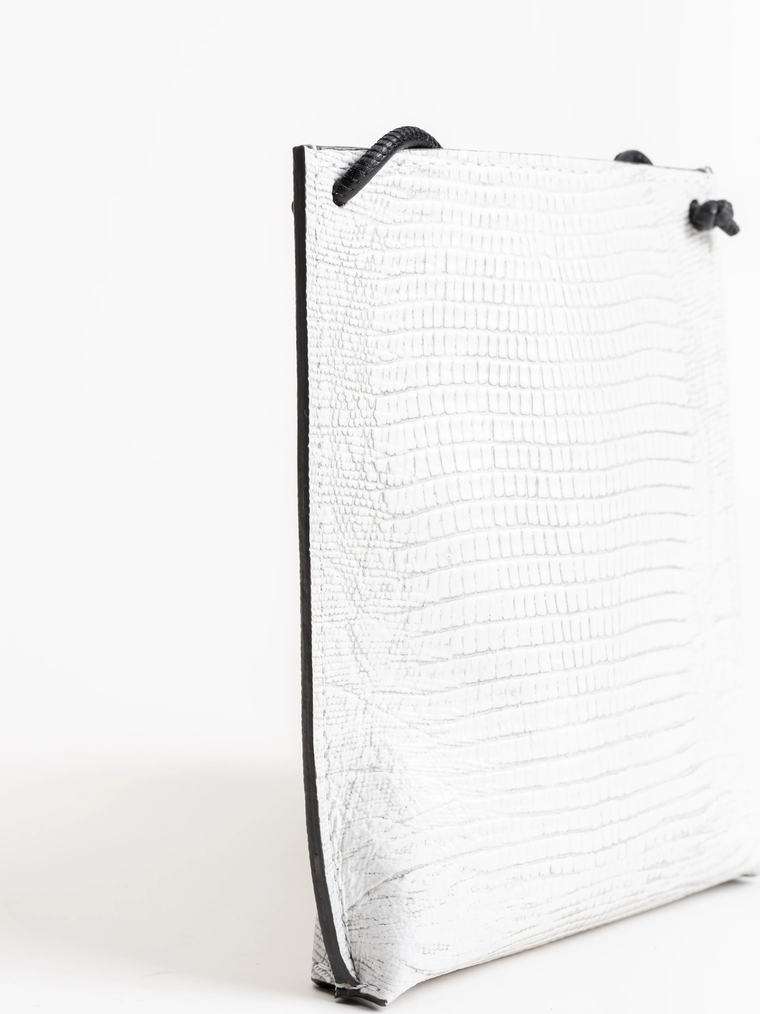 cell pouch - embossed white lizard - Image 2