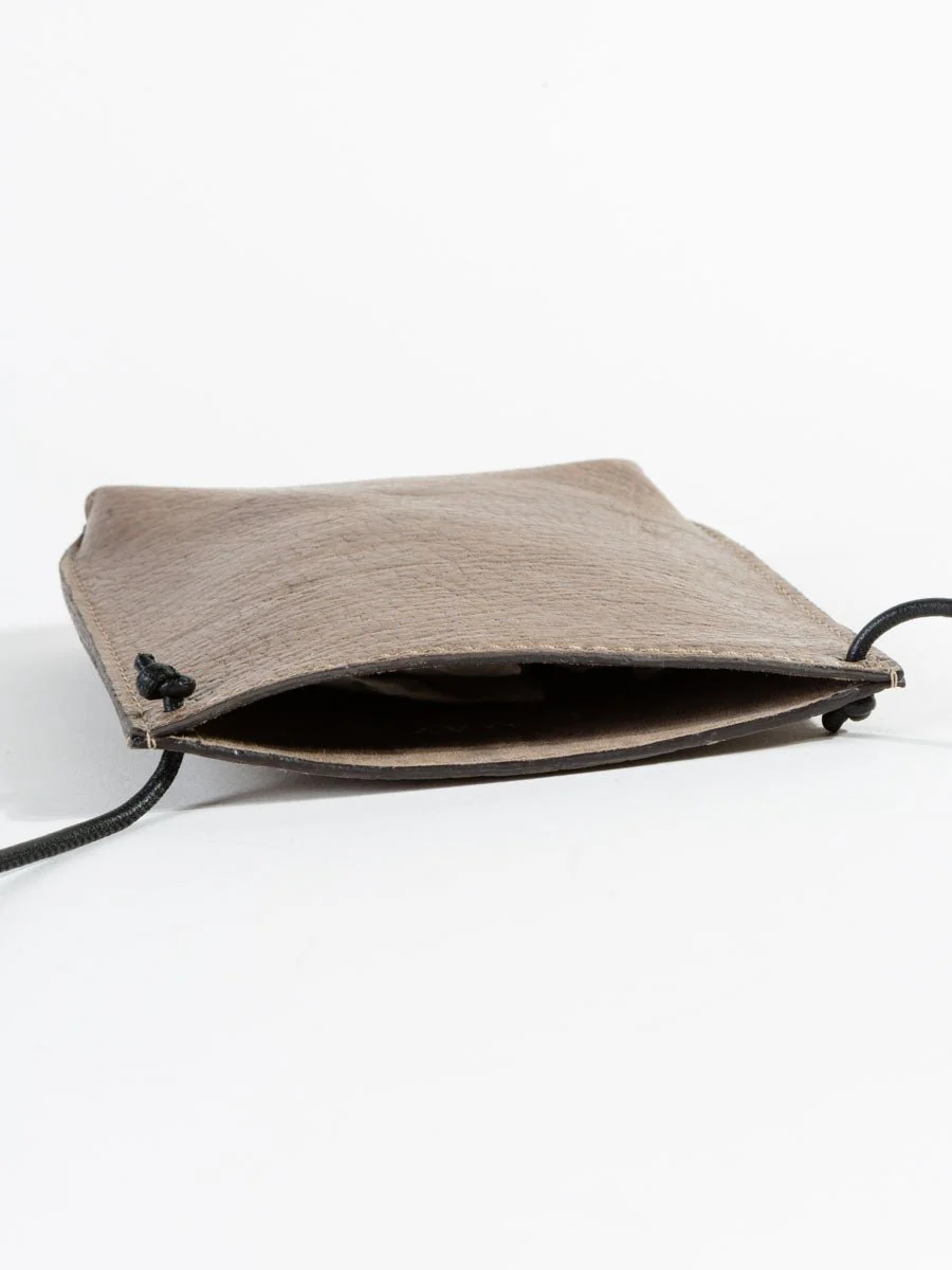cell pouch - taupe - Image 3