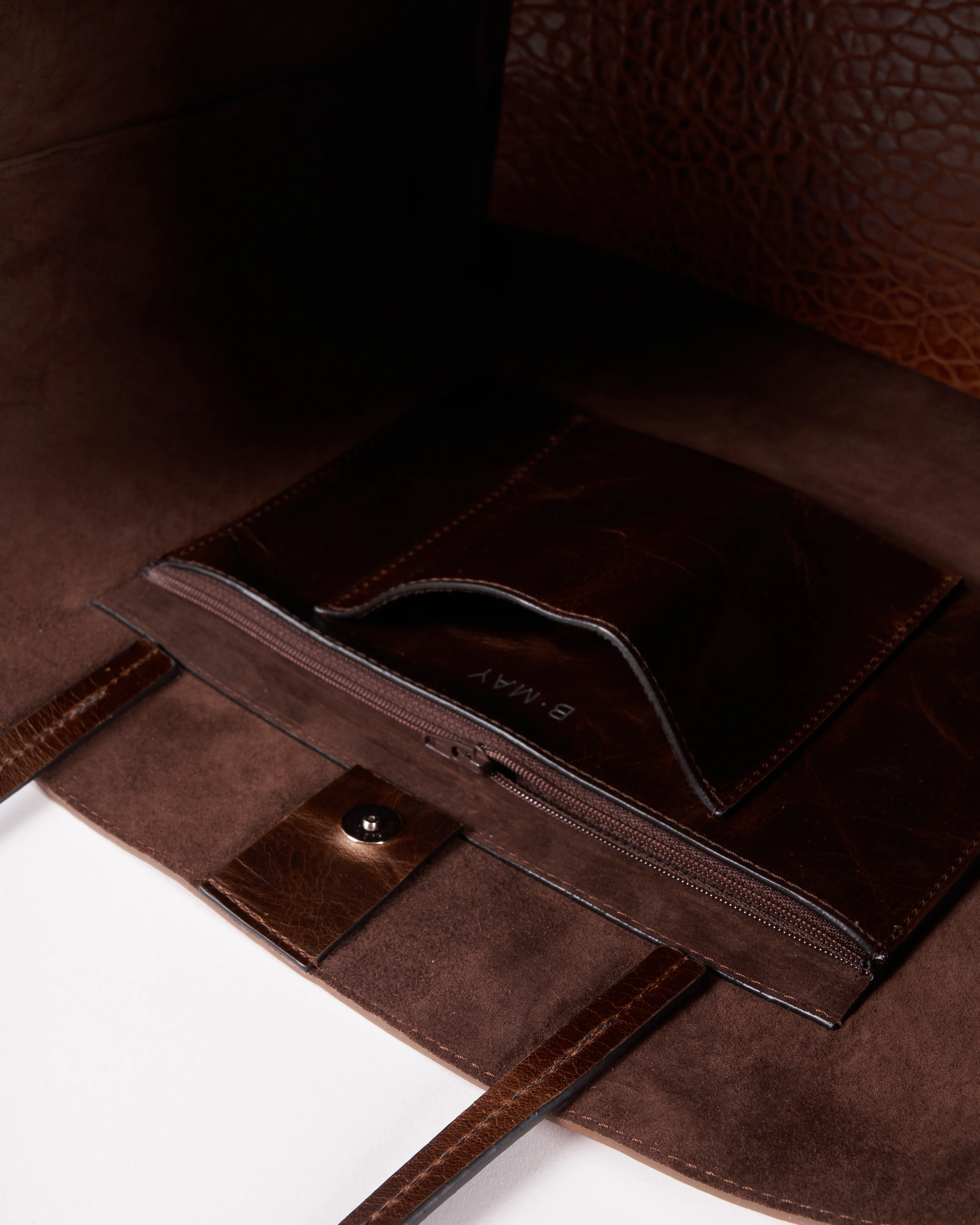 medium essential tote - nutmeg pebbled sheepskin - Image 3