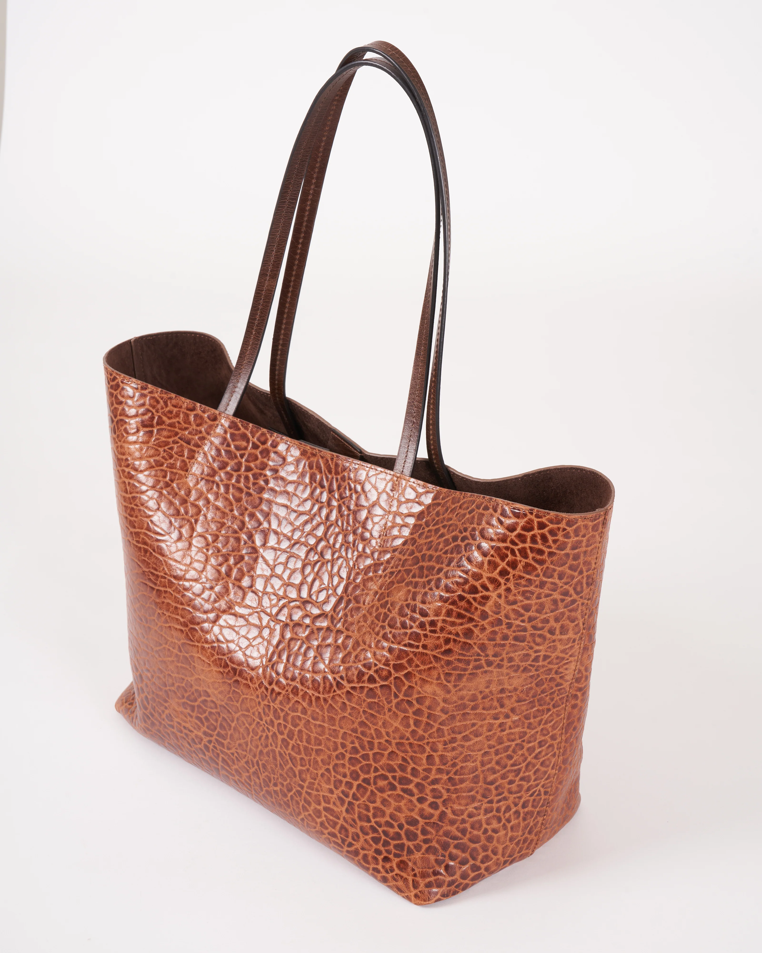 medium essential tote - nutmeg pebbled sheepskin - Image 4