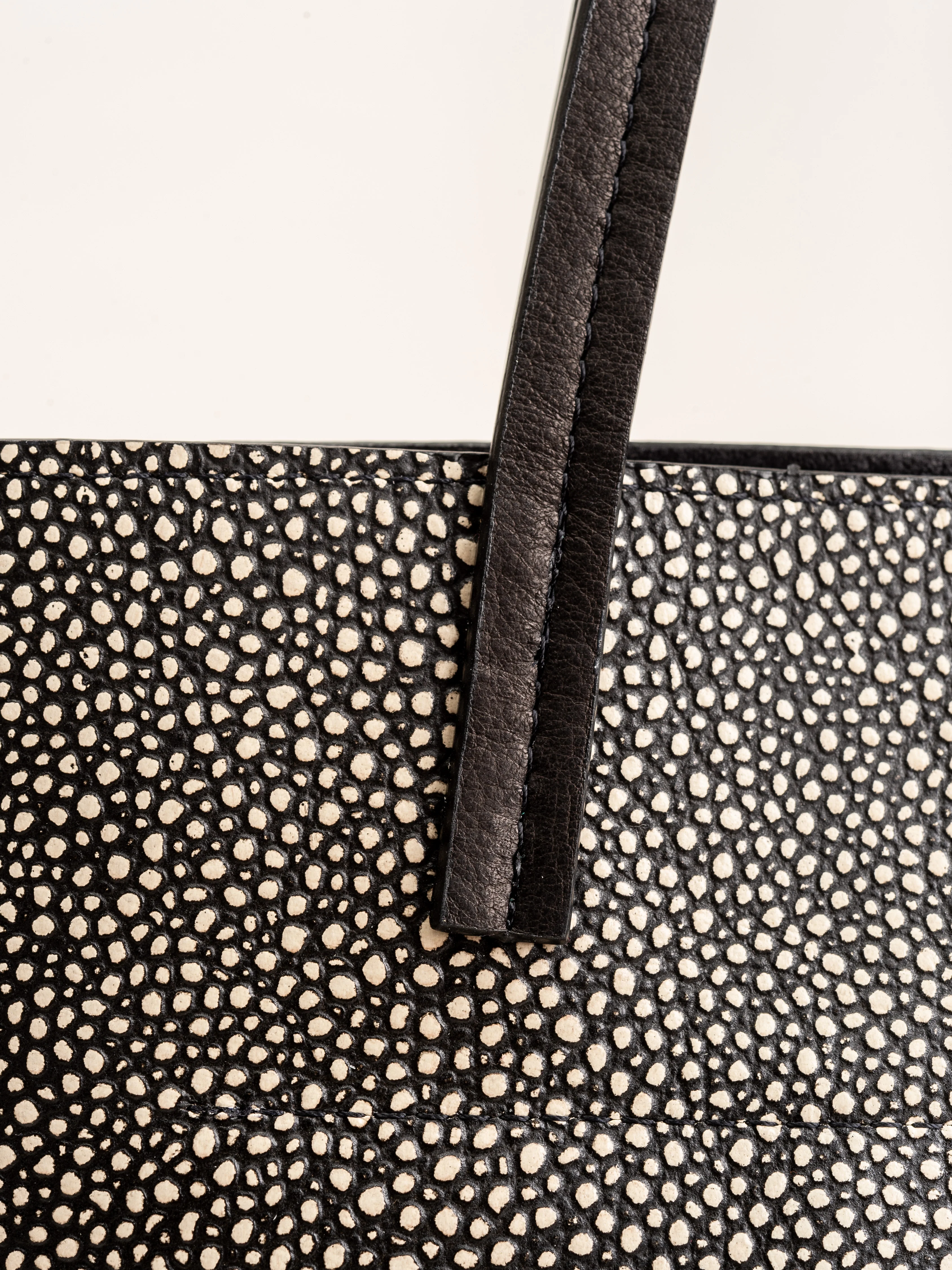 mezzo shopper - black shagreen - Image 4