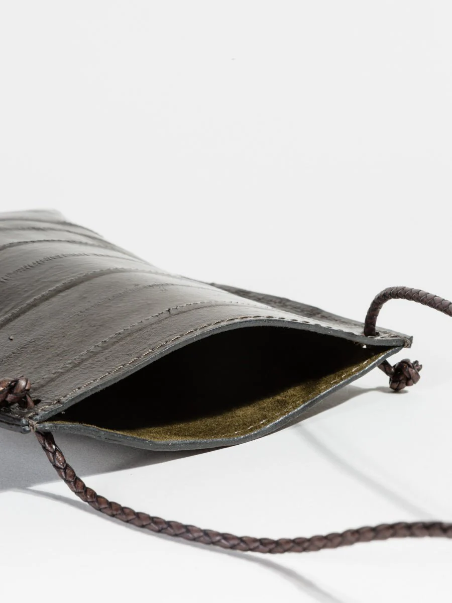 cell pouch - reverse eel - Image 2