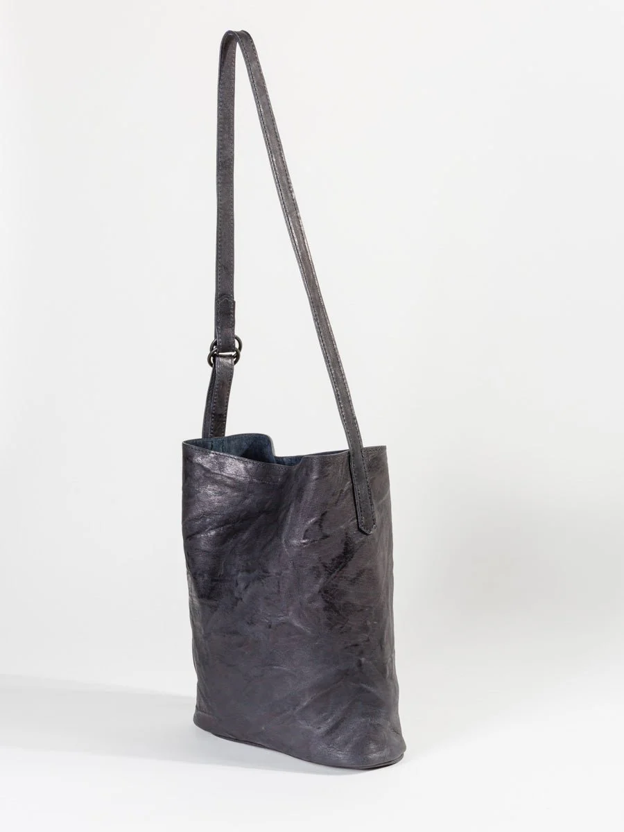 sheepskin bucket bag - navy - Image 3