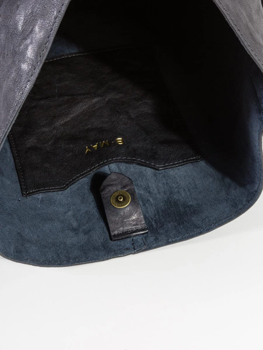 sheepskin bucket bag - navy - Image 6