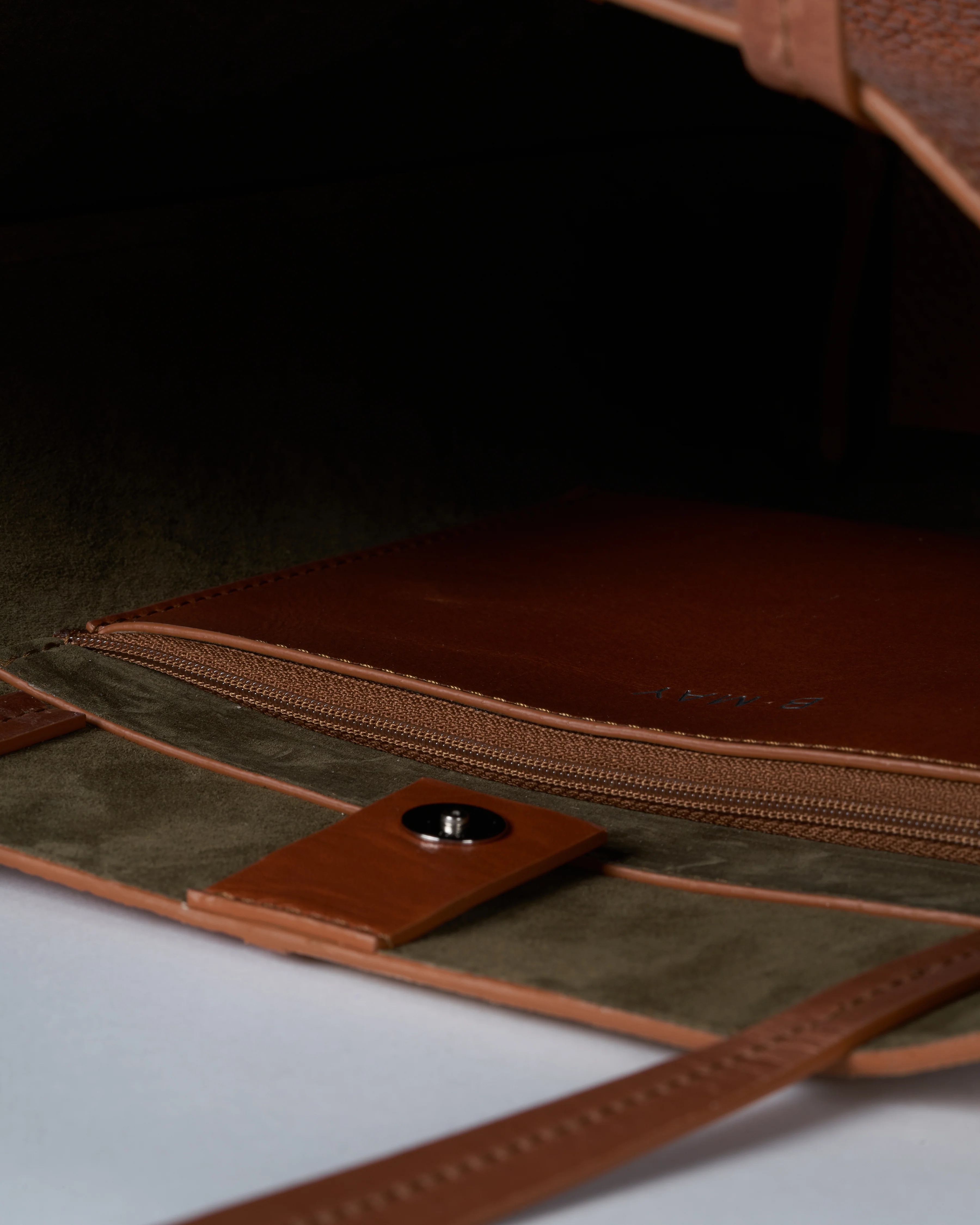 small essential bag - 2 tone saddle ovino/suede - Image 5