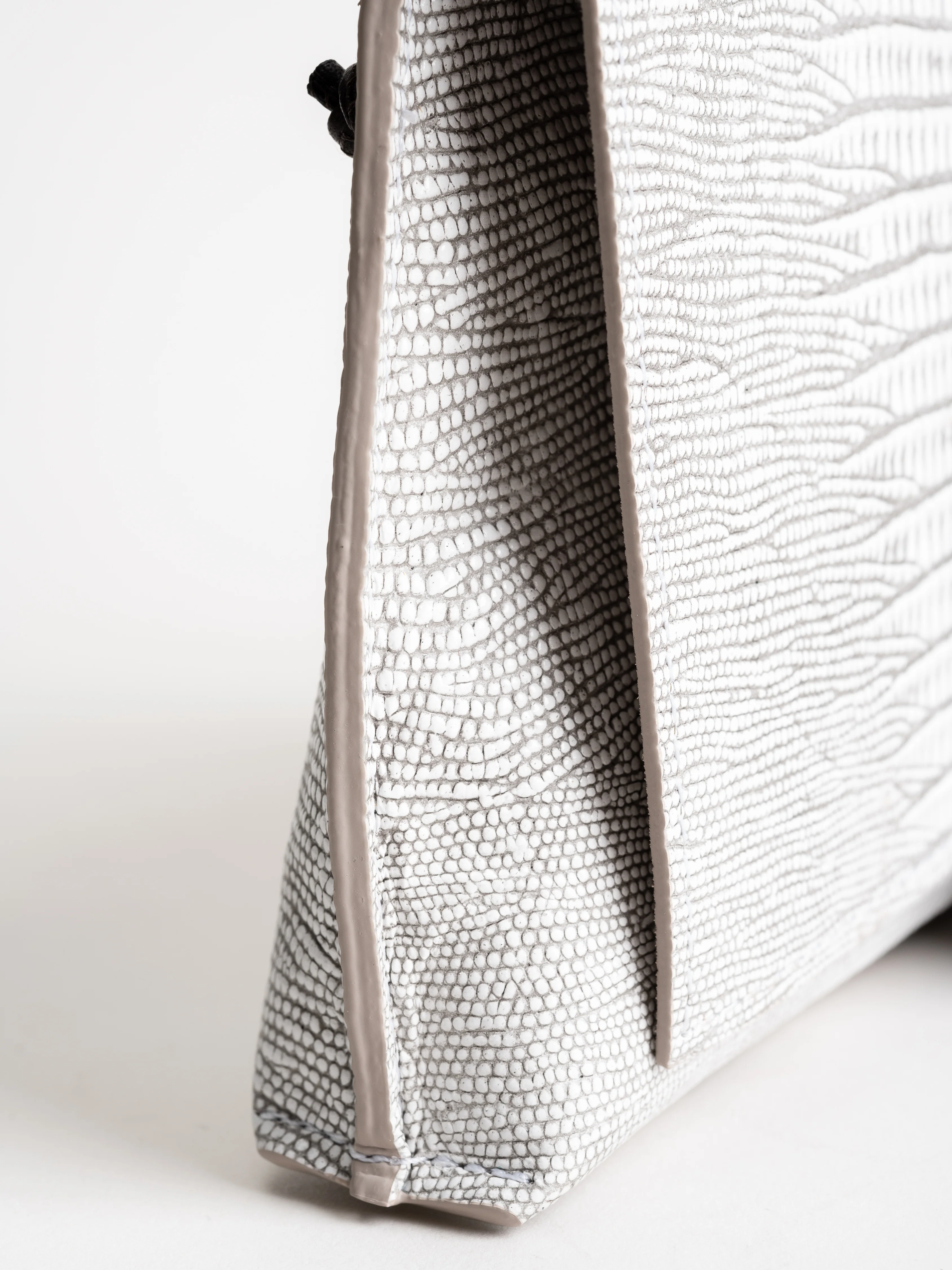 strappy foldover - antique white - Image 3