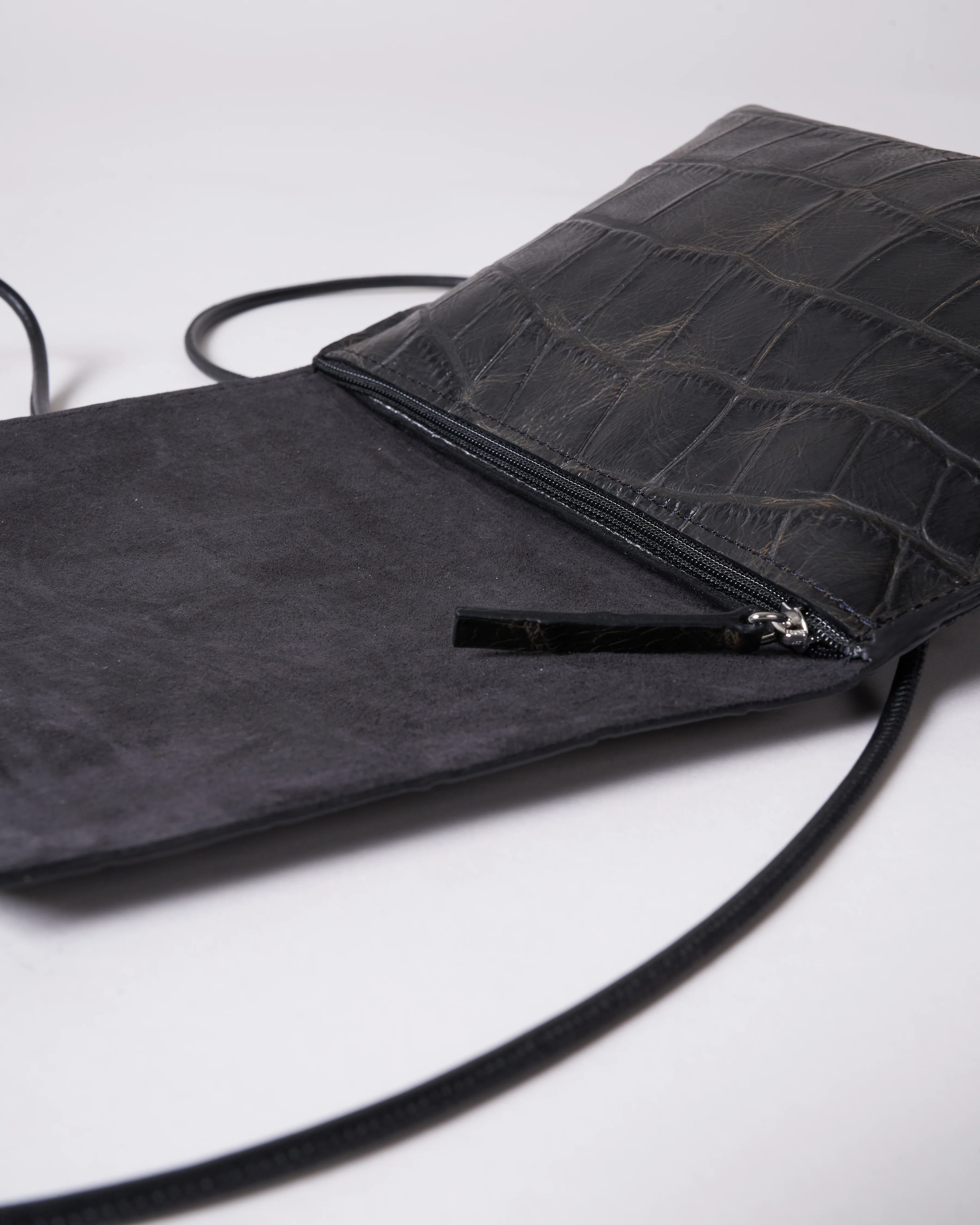 strappy foldover - vintage black gator - Image 5