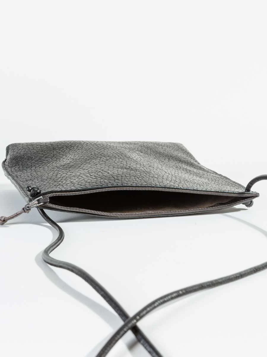 strappy pouch - black grained - Image 4