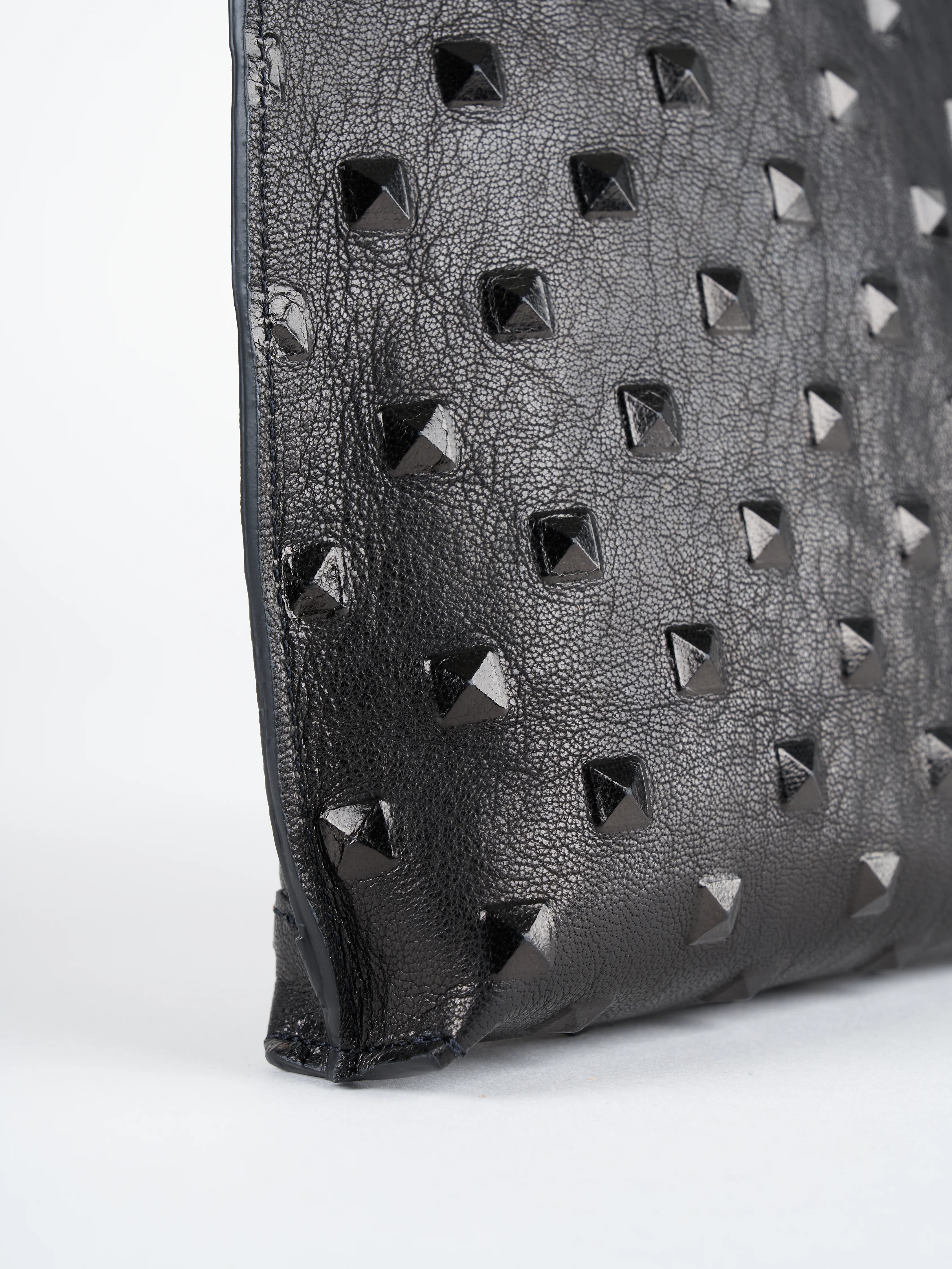 strappy pouch - black stud - Image 3