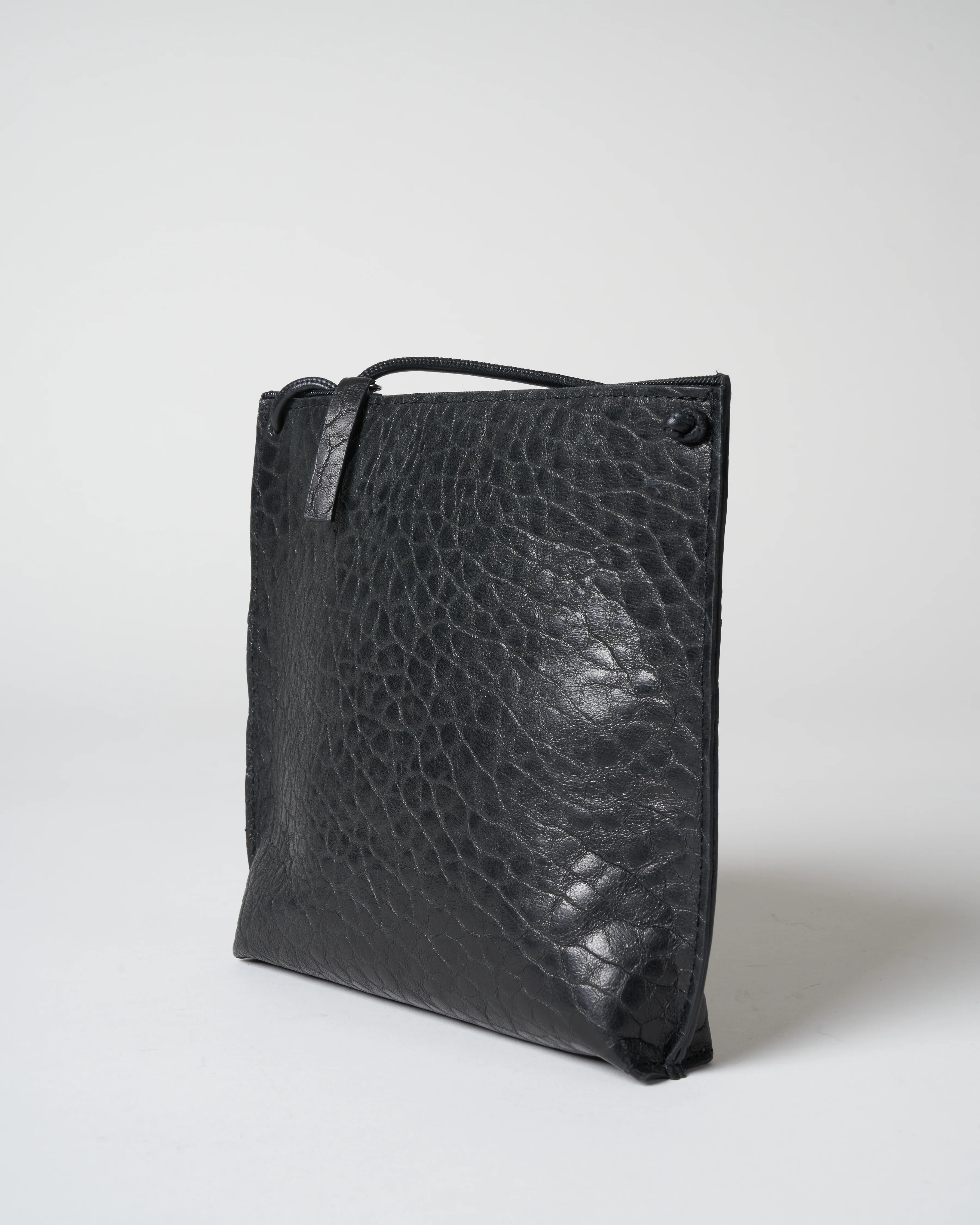 strappy pouch - licorice pebble - Image 3