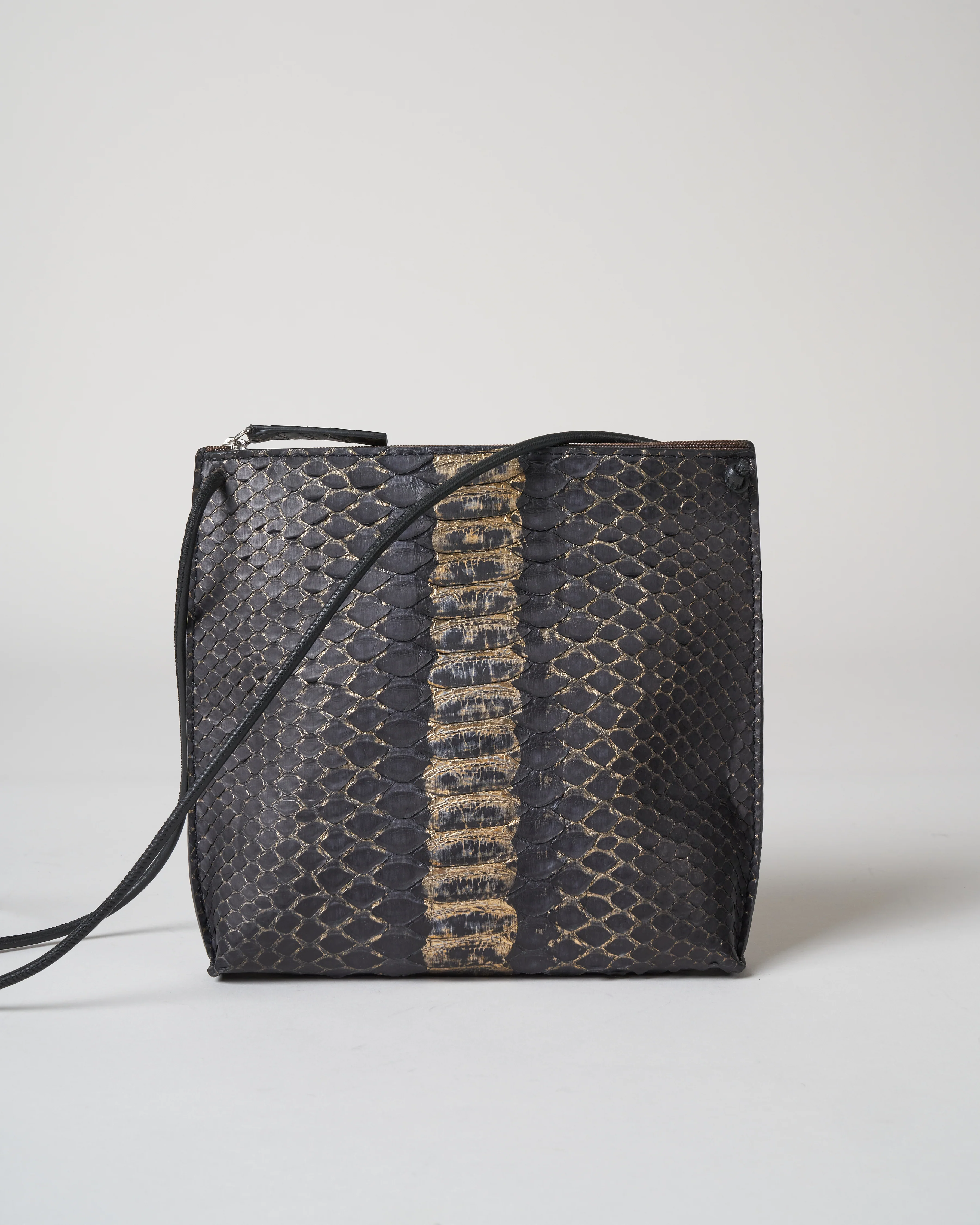strappy pouch - nimbus python - Image 2
