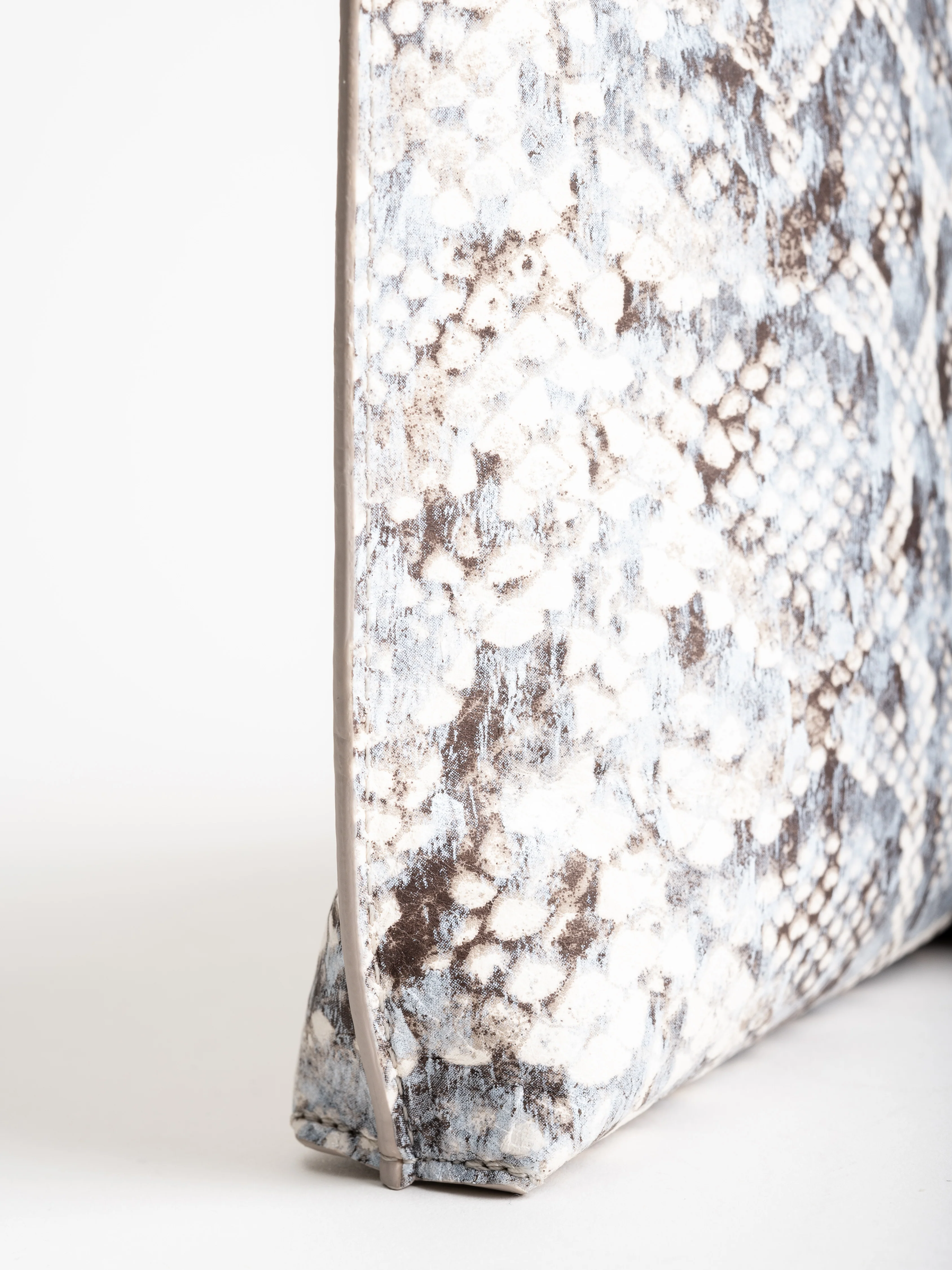 strappy pouch - pashminia snakeprint - Image 3