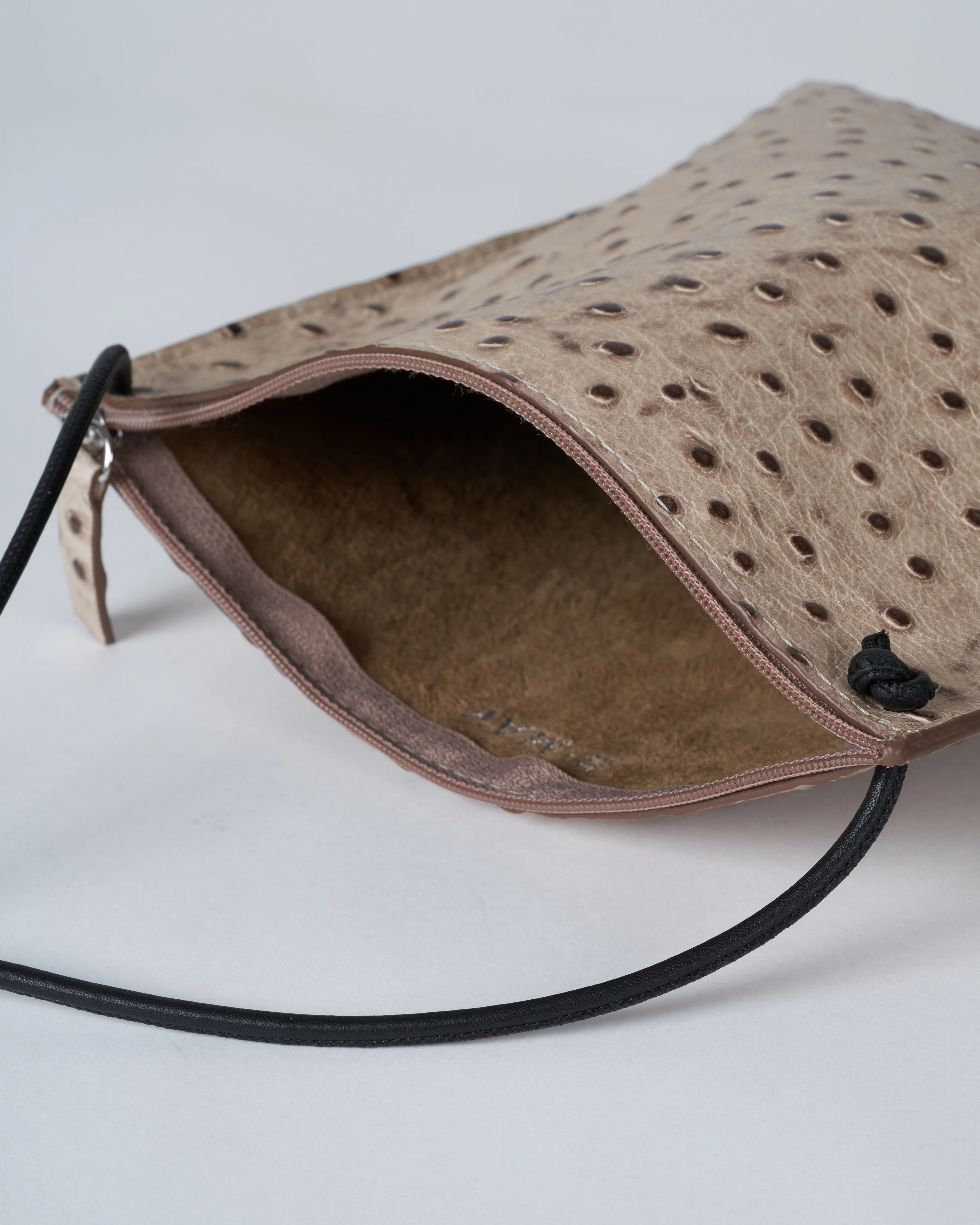 strappy pouch - sand ostrich - Image 4