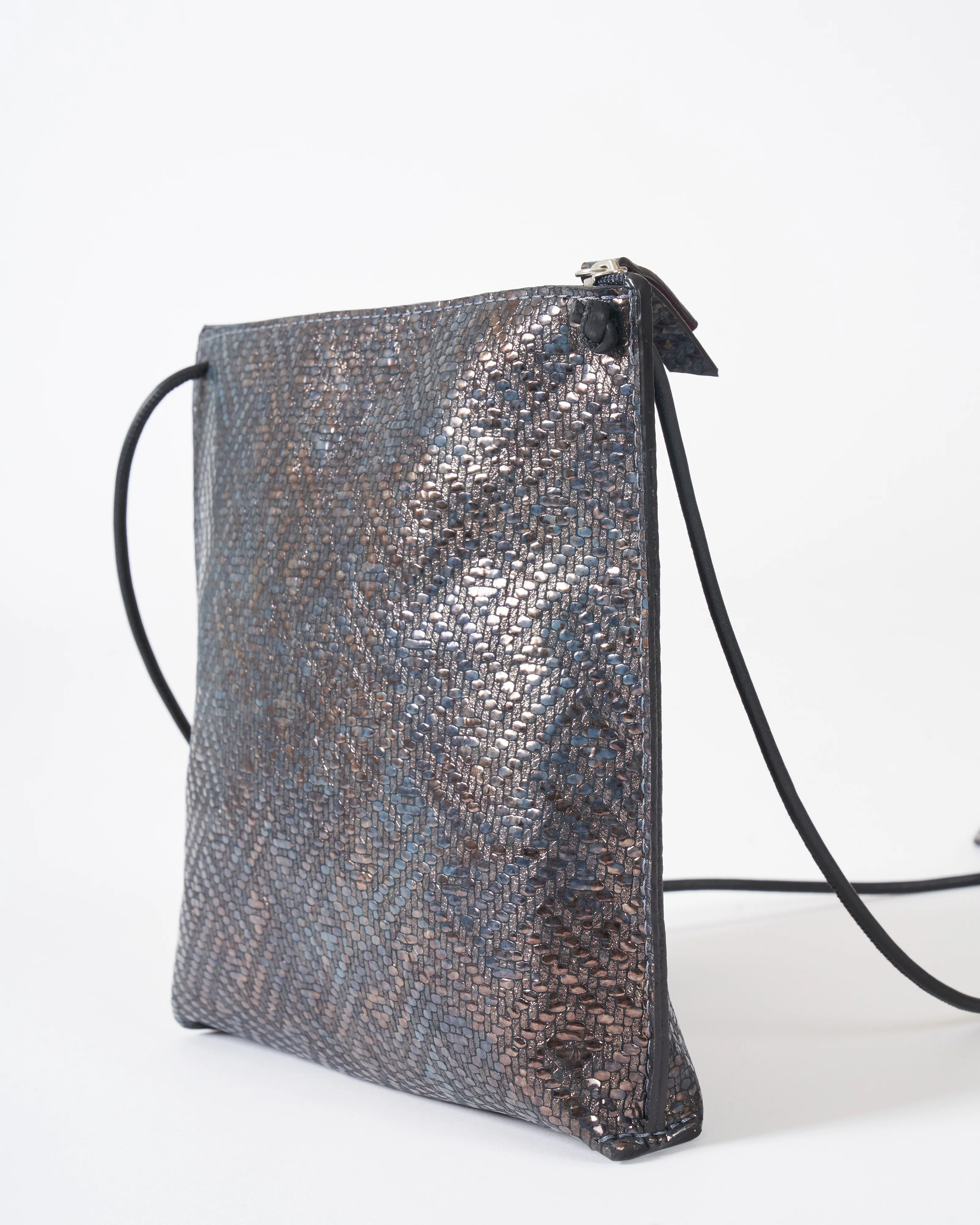 strappy pouch - twill metallic - Image 3