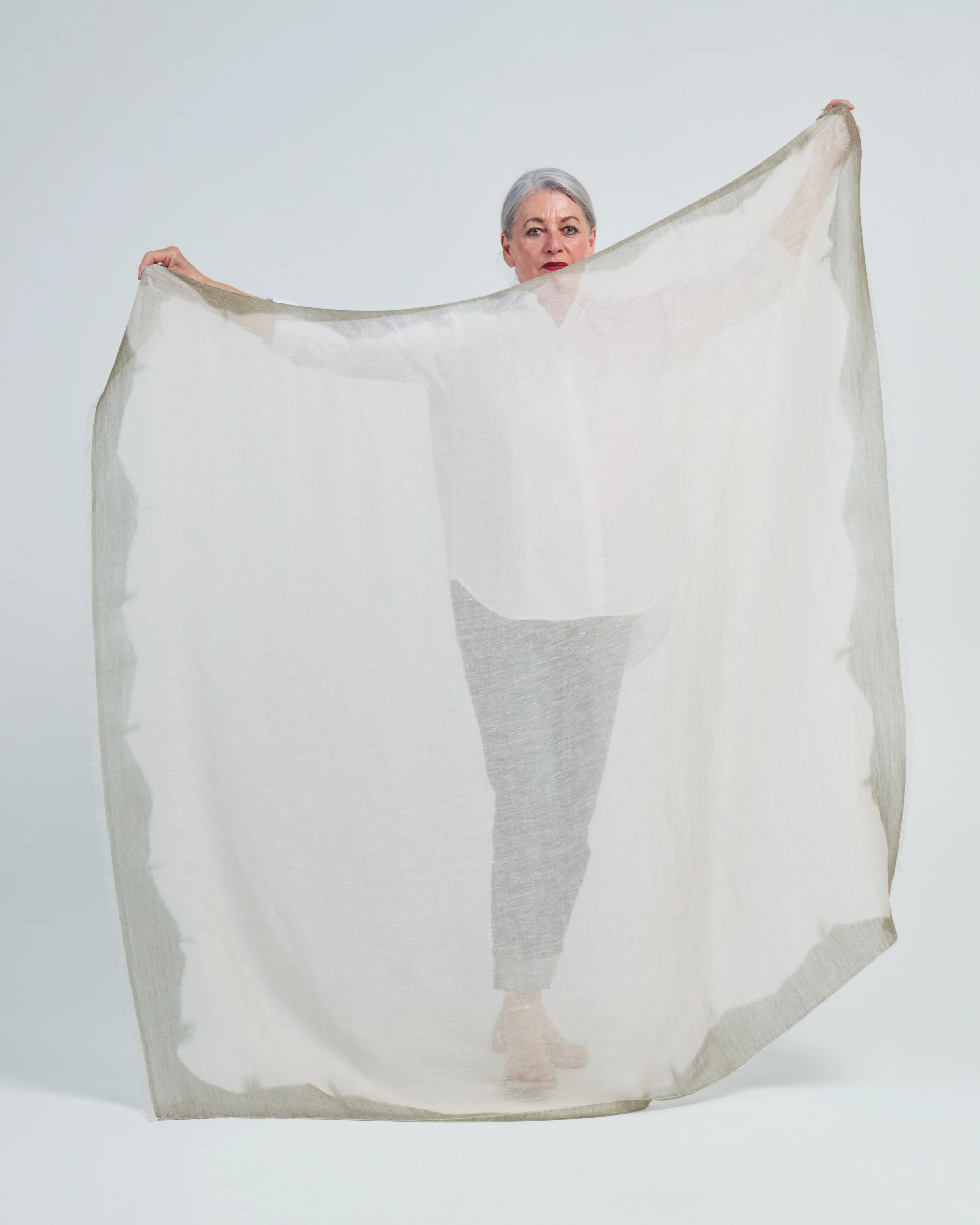 air suprimo linen square w/ border dip dye - Image 5