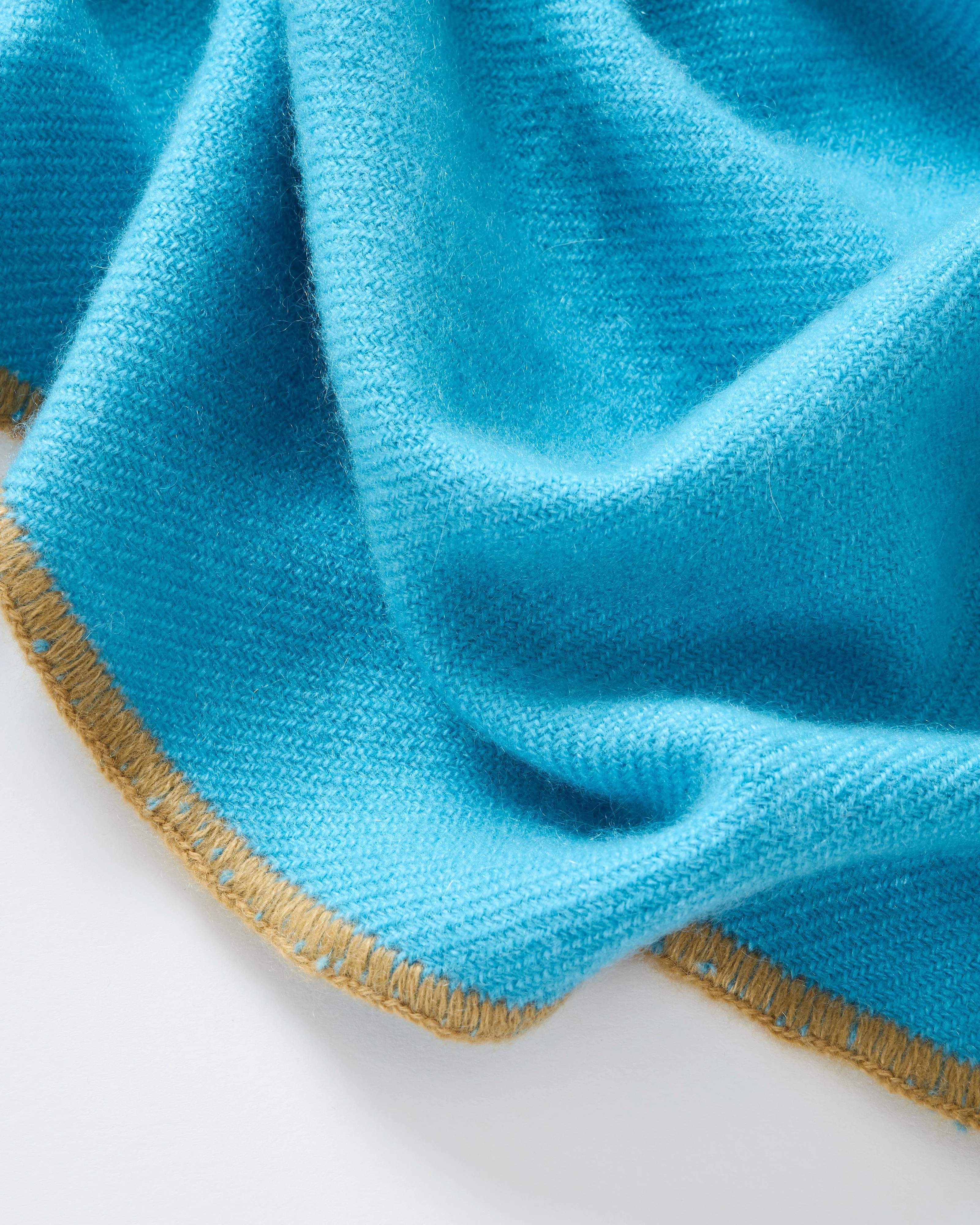 cashmere triangle with contrast stitch - Image 2