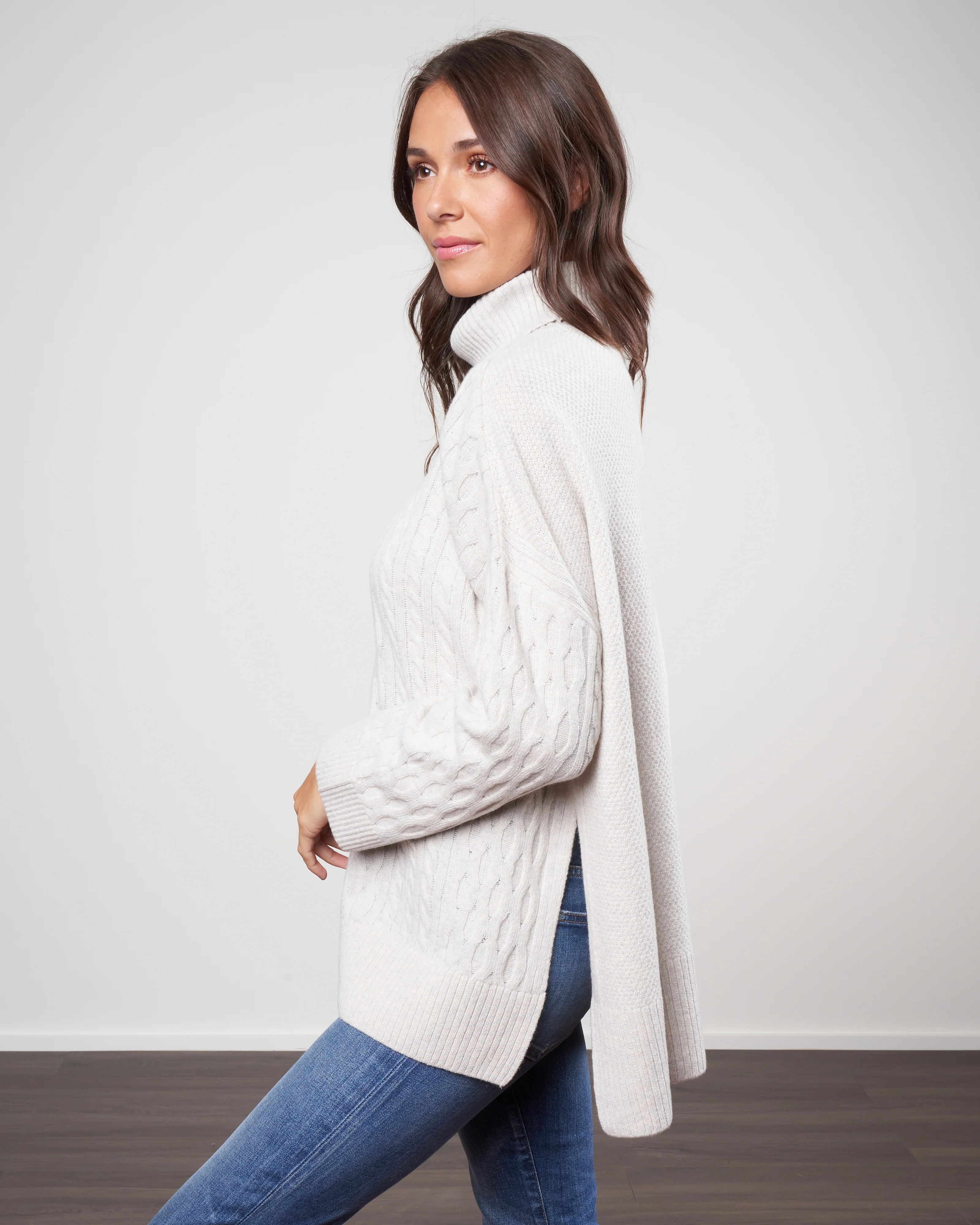 maybury cape - pale grey - Image 3