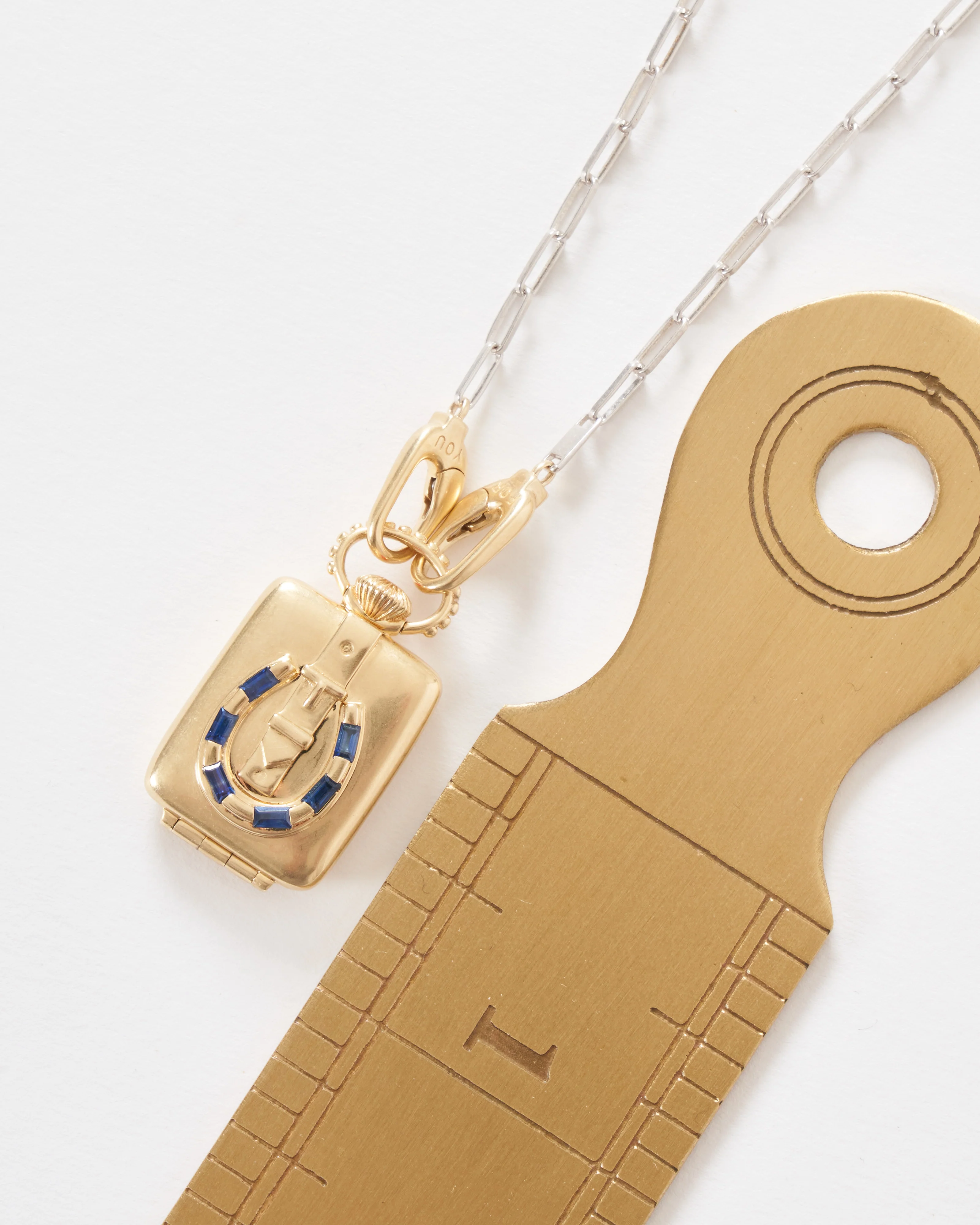 the ace vault w/ silver paperclip chain - Image 6