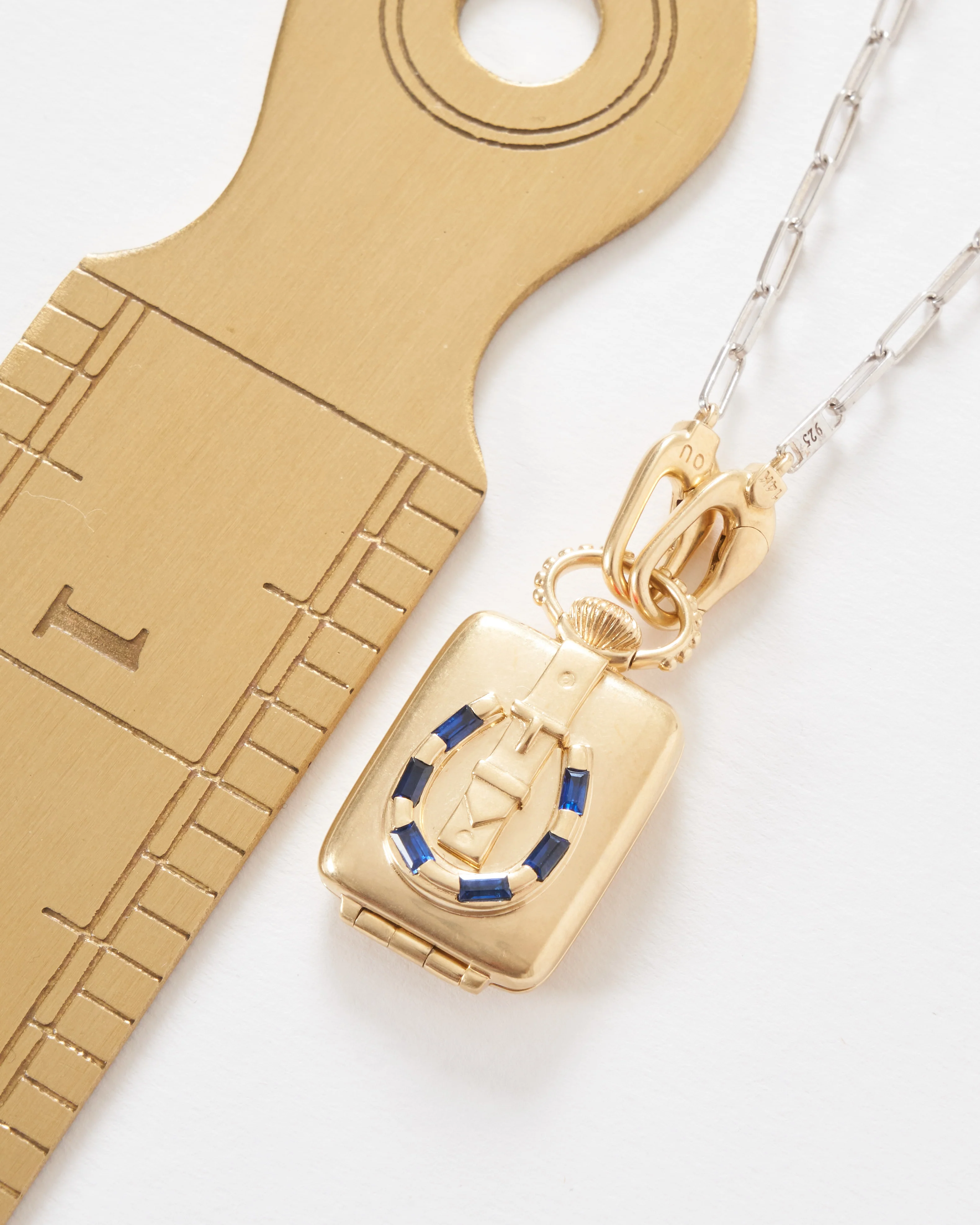 the ace vault w/ silver paperclip chain - Image 6