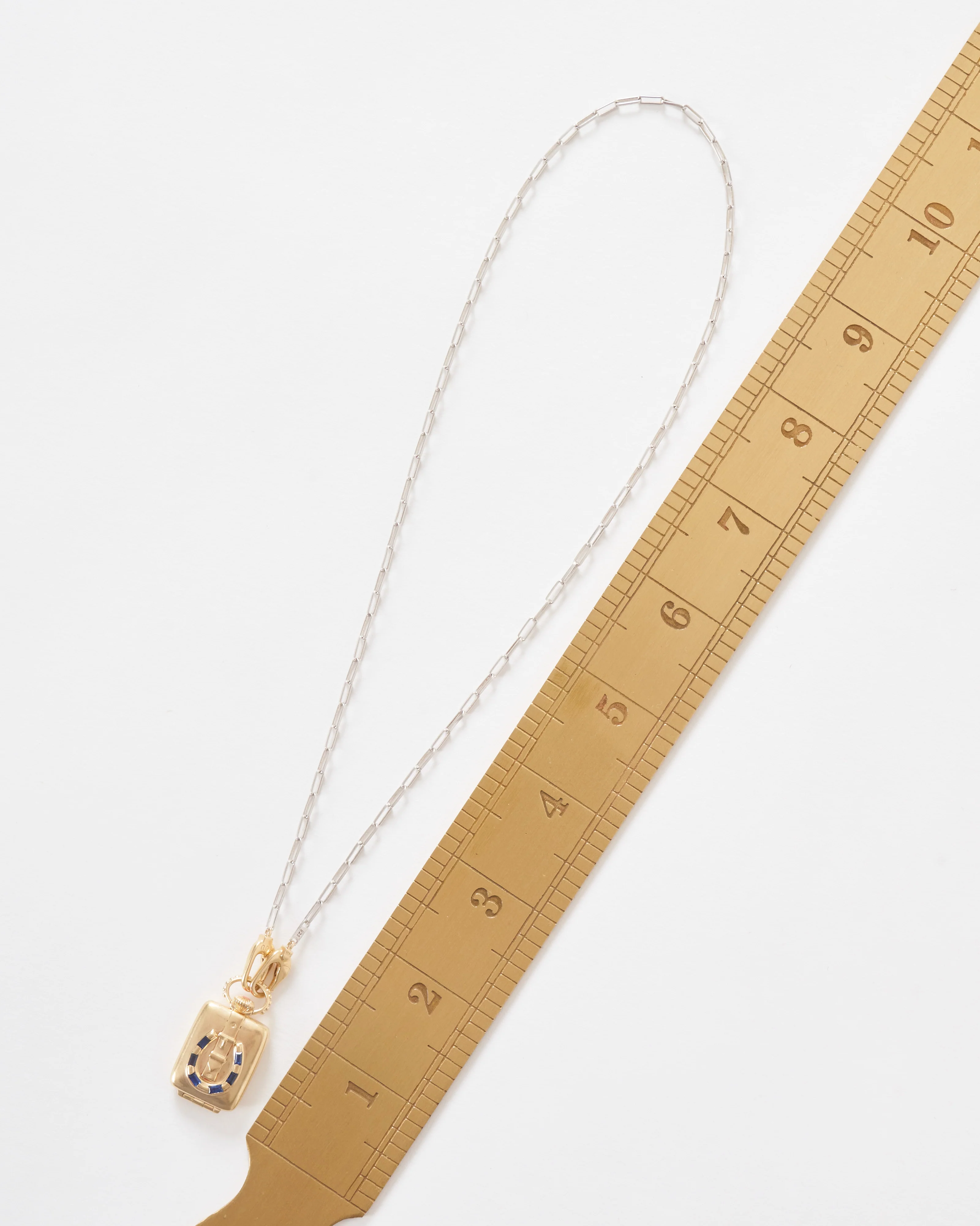 the ace vault w/ silver paperclip chain - Image 7