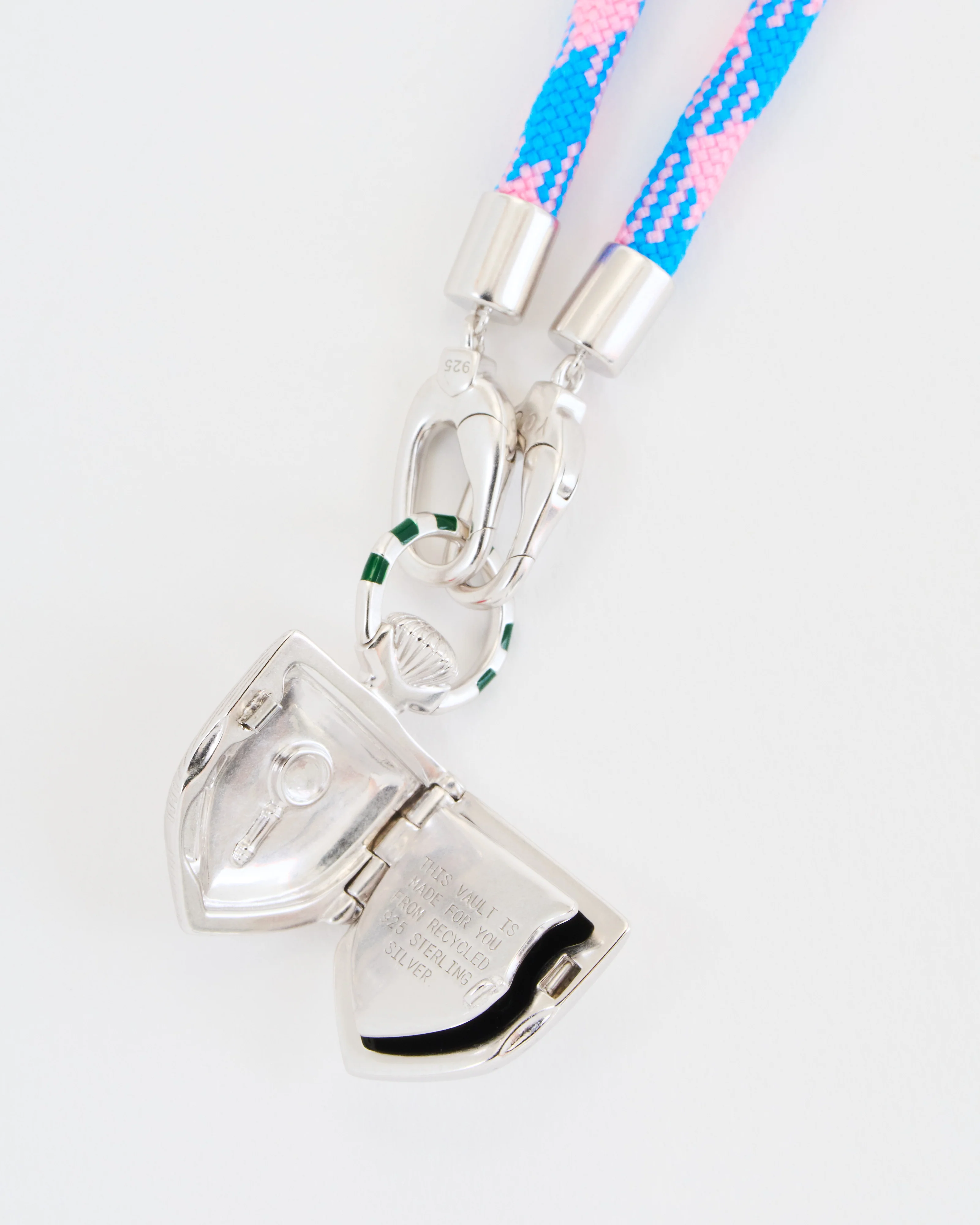the curiouser vault (ss) w/ seafarer bold cord - Image 7