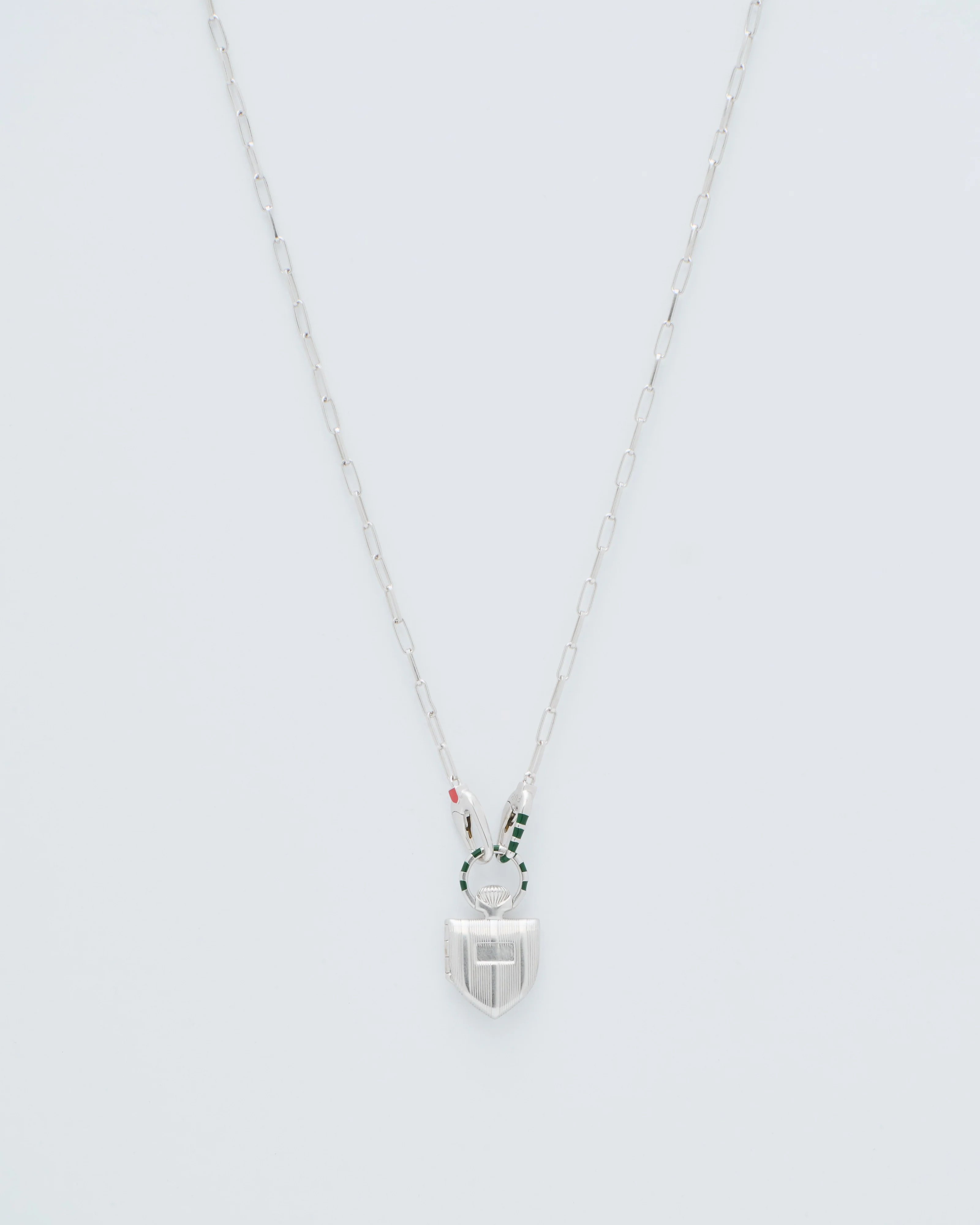 the curiouser vault (ss) w/ silver paperclip chain - Image 3