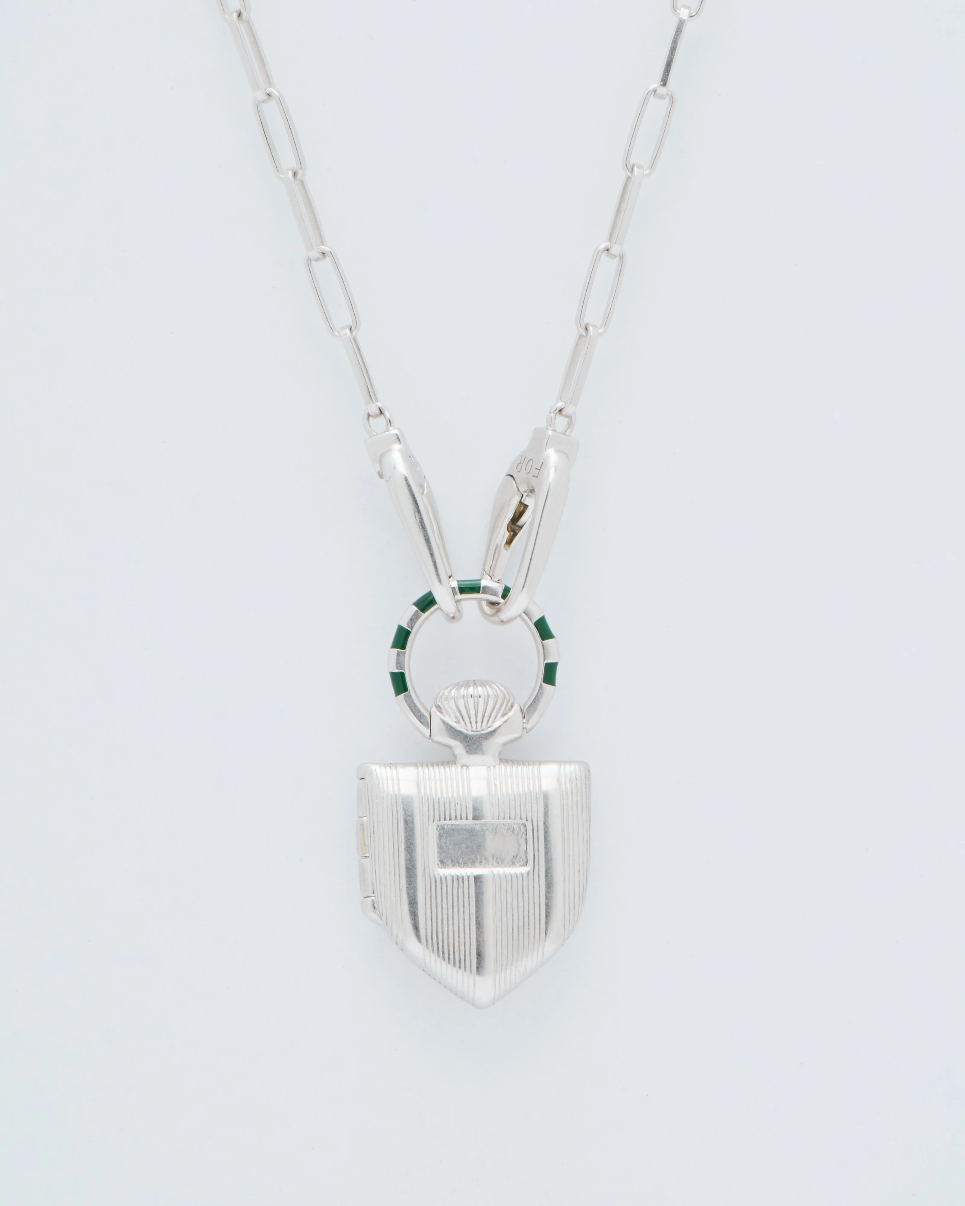 the curiouser vault (ss) w/ silver paperclip chain - Image 3