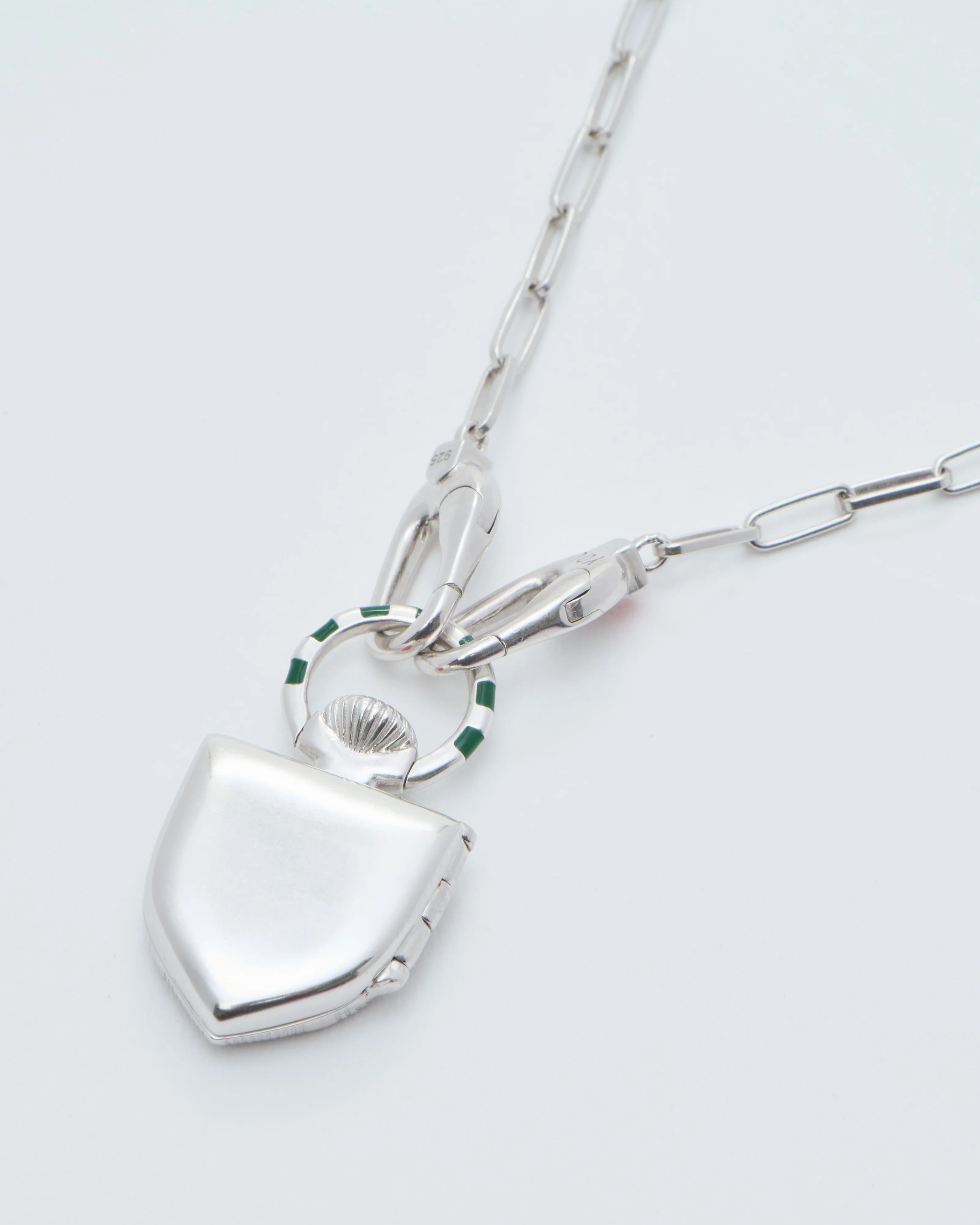 the curiouser vault (ss) w/ silver paperclip chain - Image 5