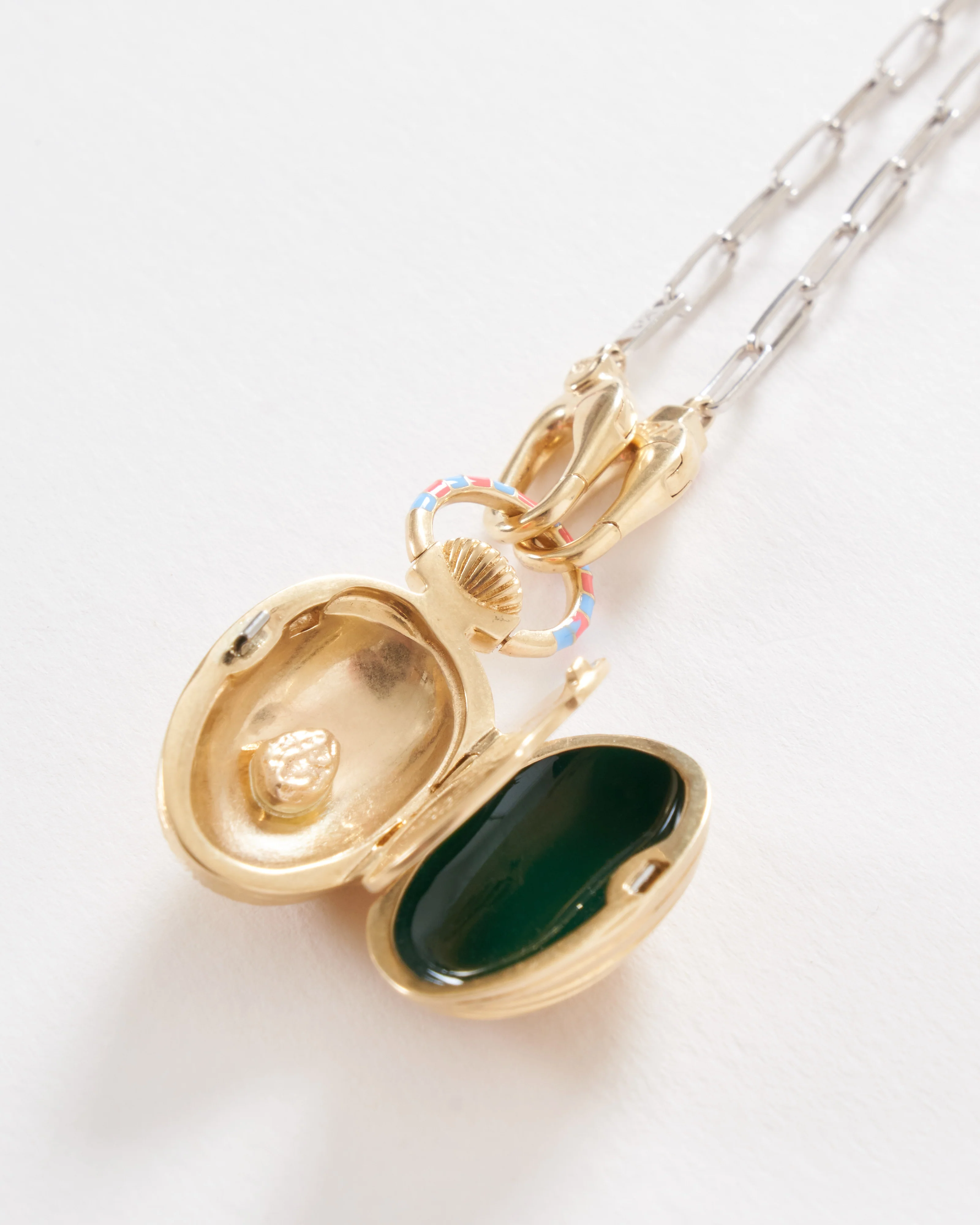 the good vault w/ silver paperclip chain - Image 6