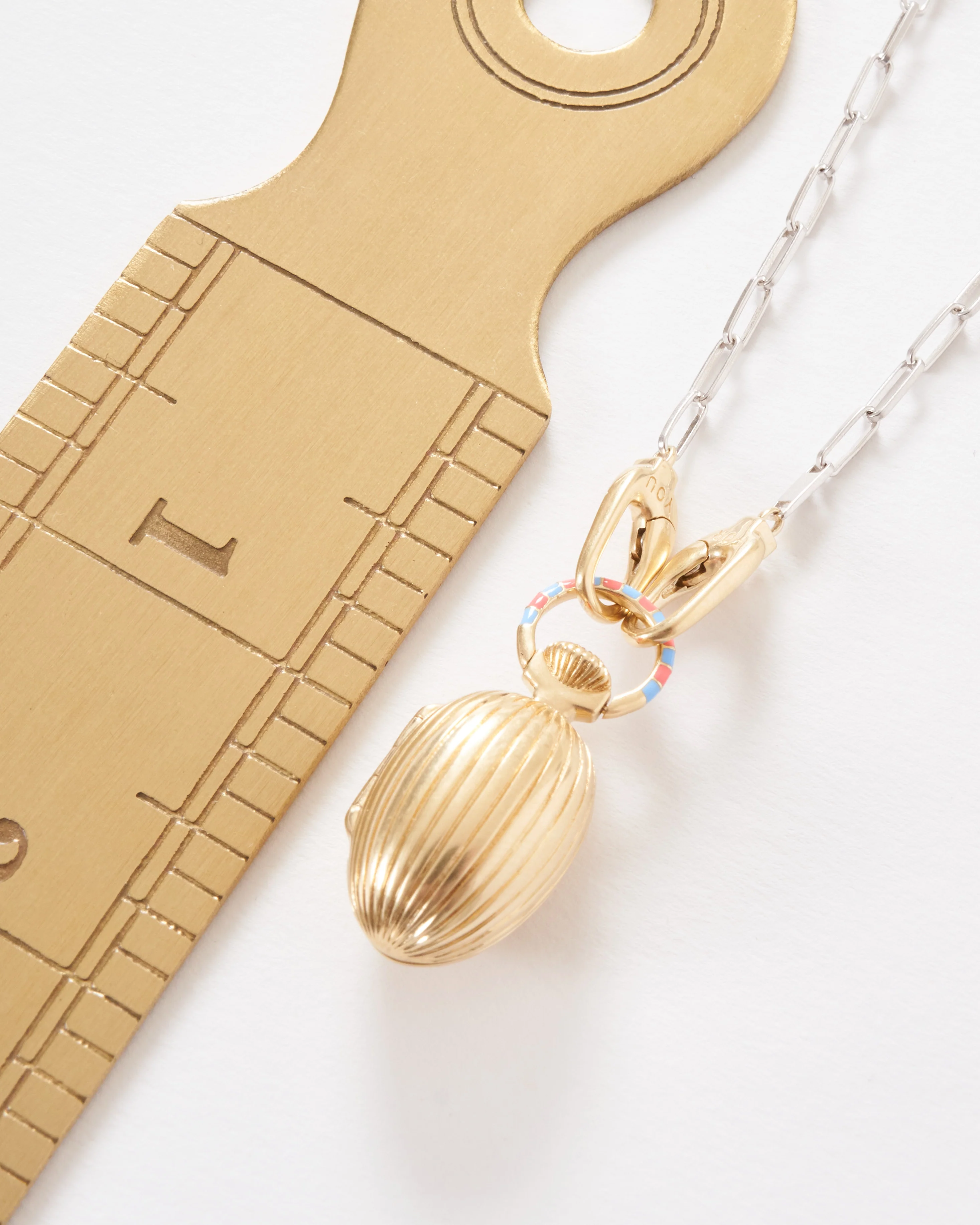 the good vault w/ silver paperclip chain - Image 8