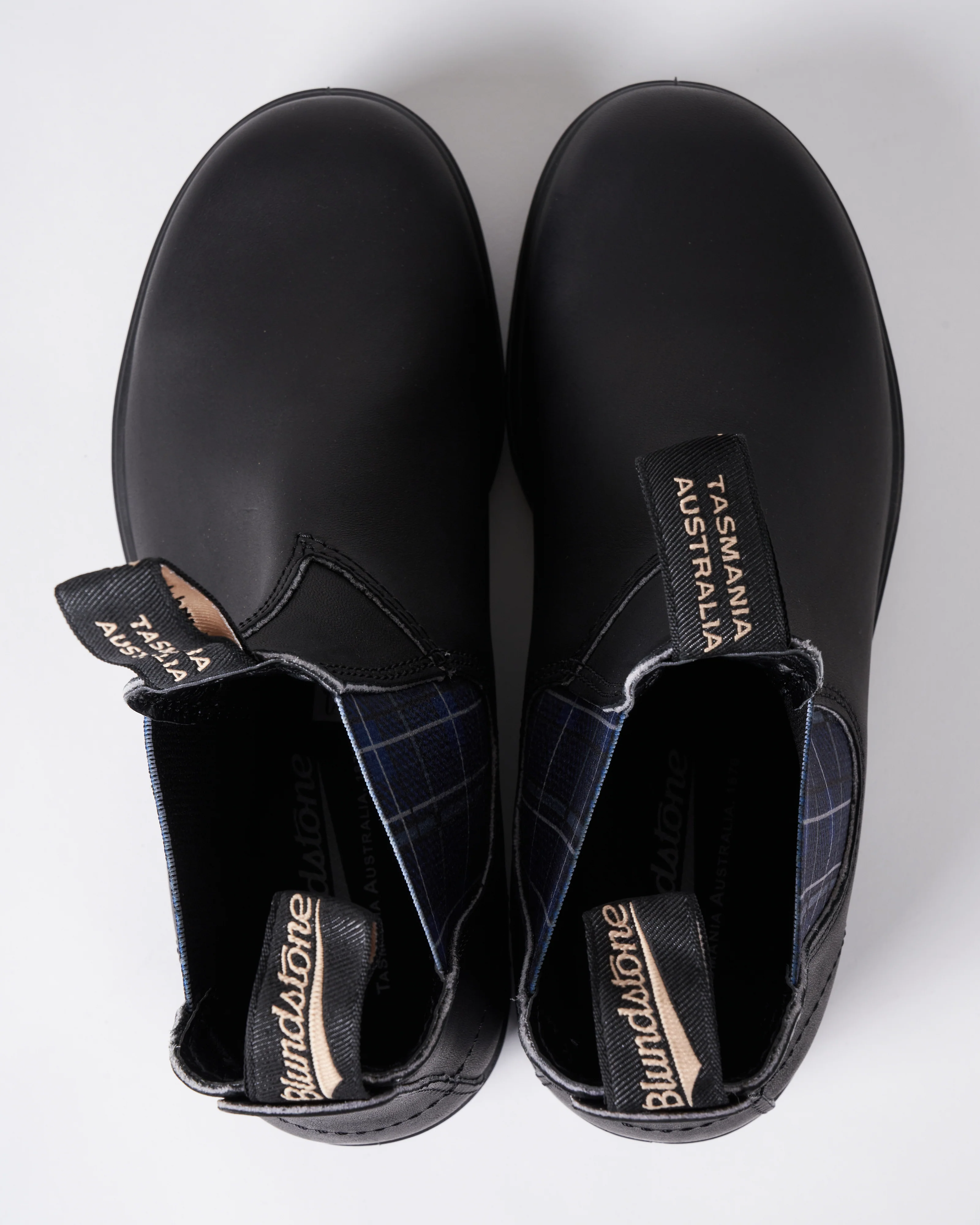 2102 black leather boot/navy tartan insert - Image 3