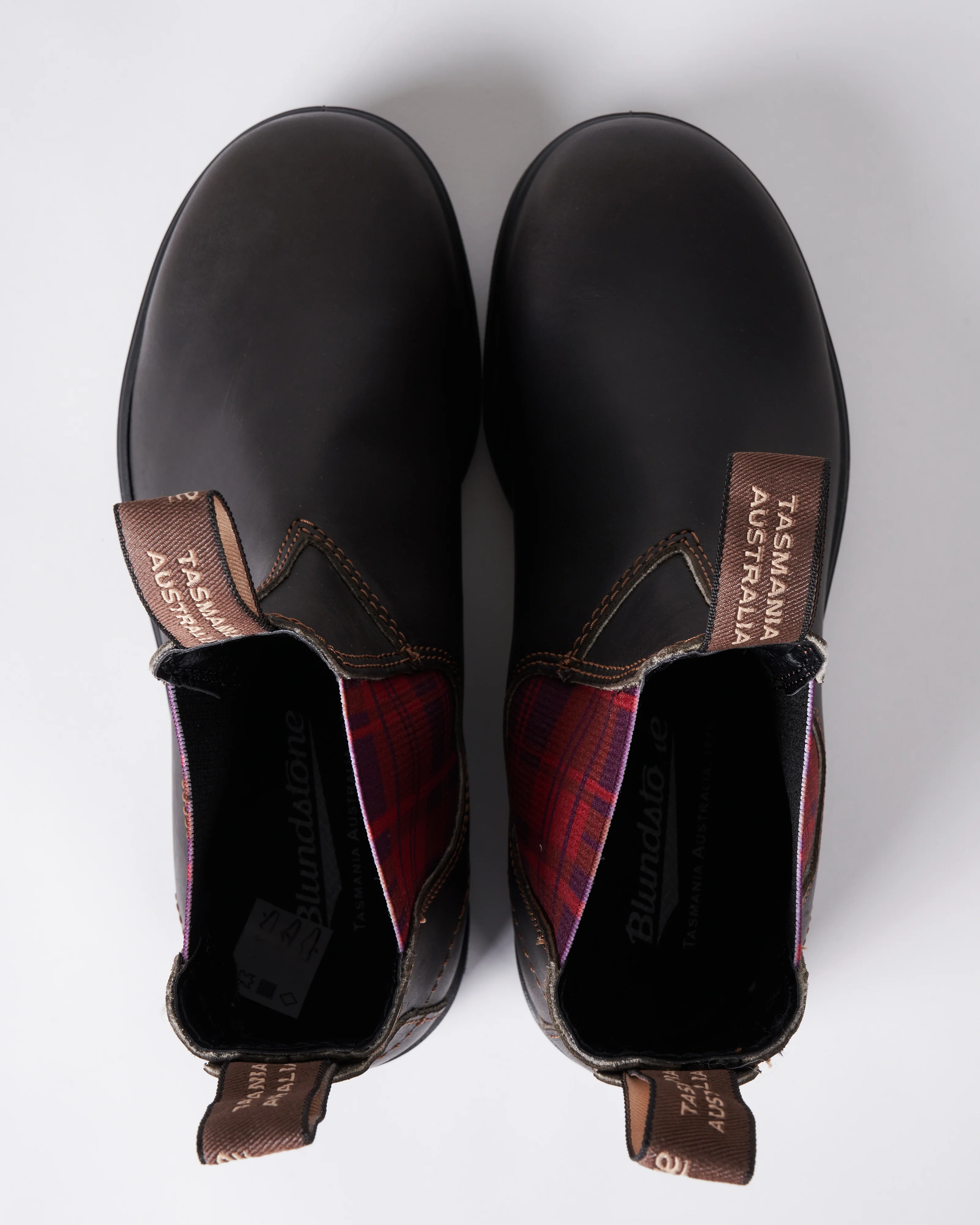 2100 stout leather boot/burgundy tartan insert - Image 3