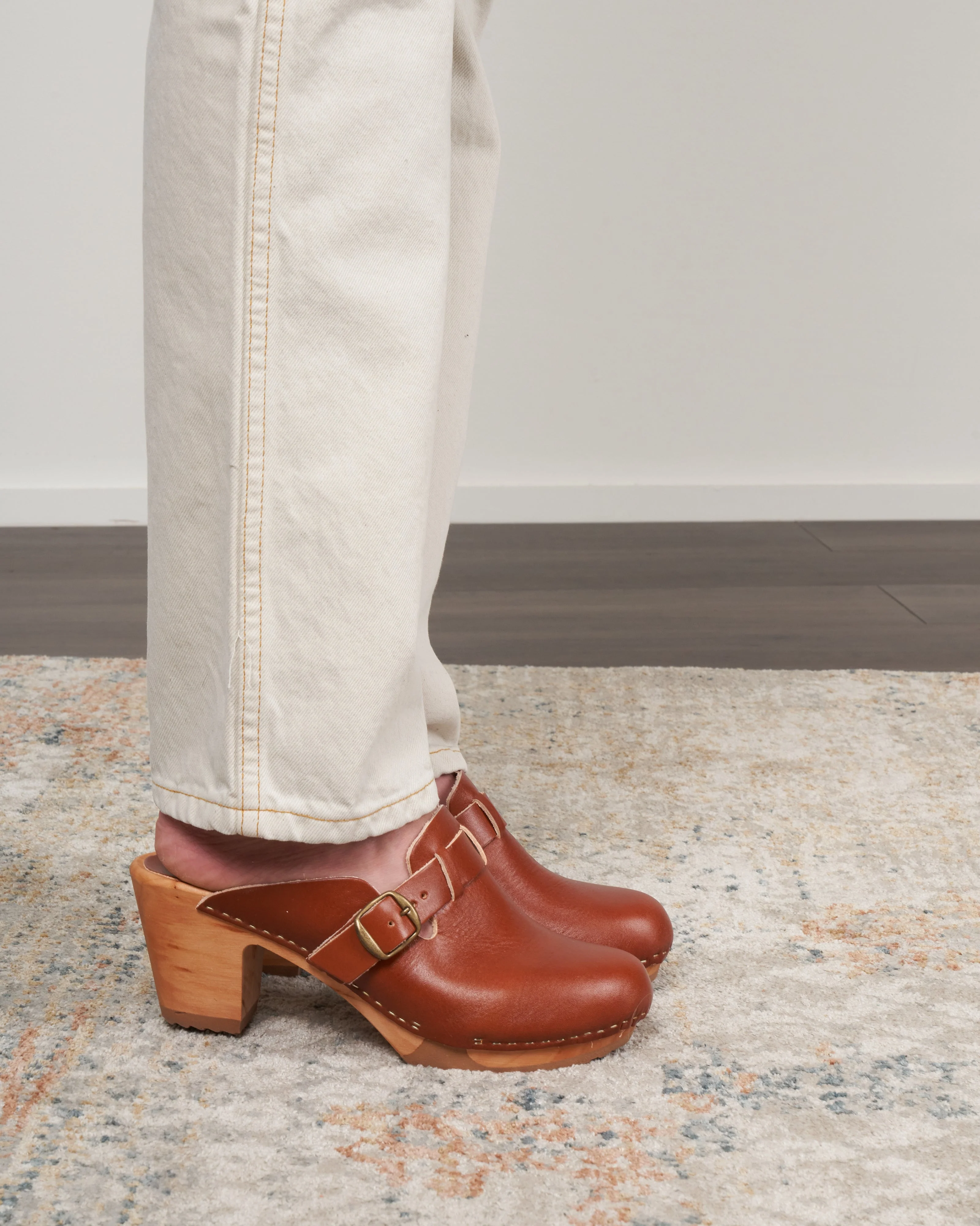 clang heel with buckle - cognac leather - Image 4